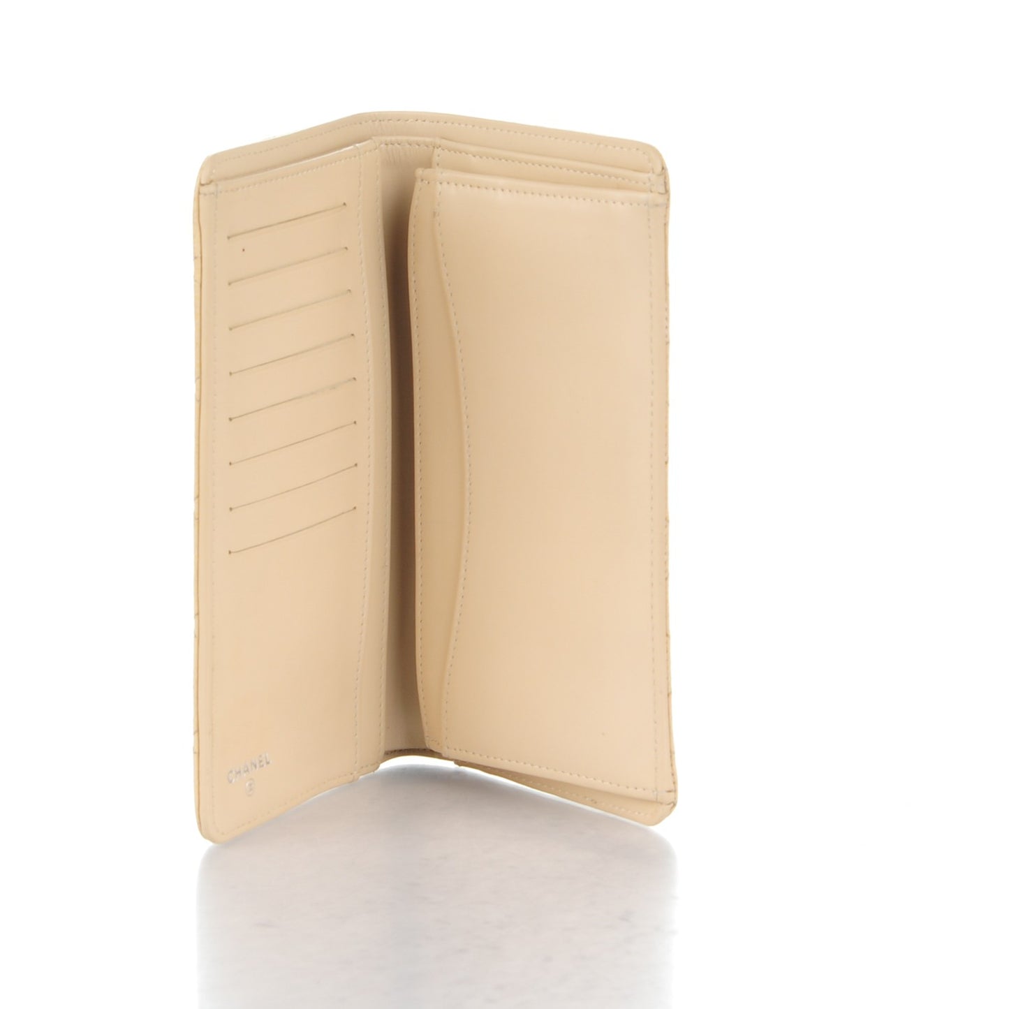 Caviar Quilted Yen Wallet Light Beige