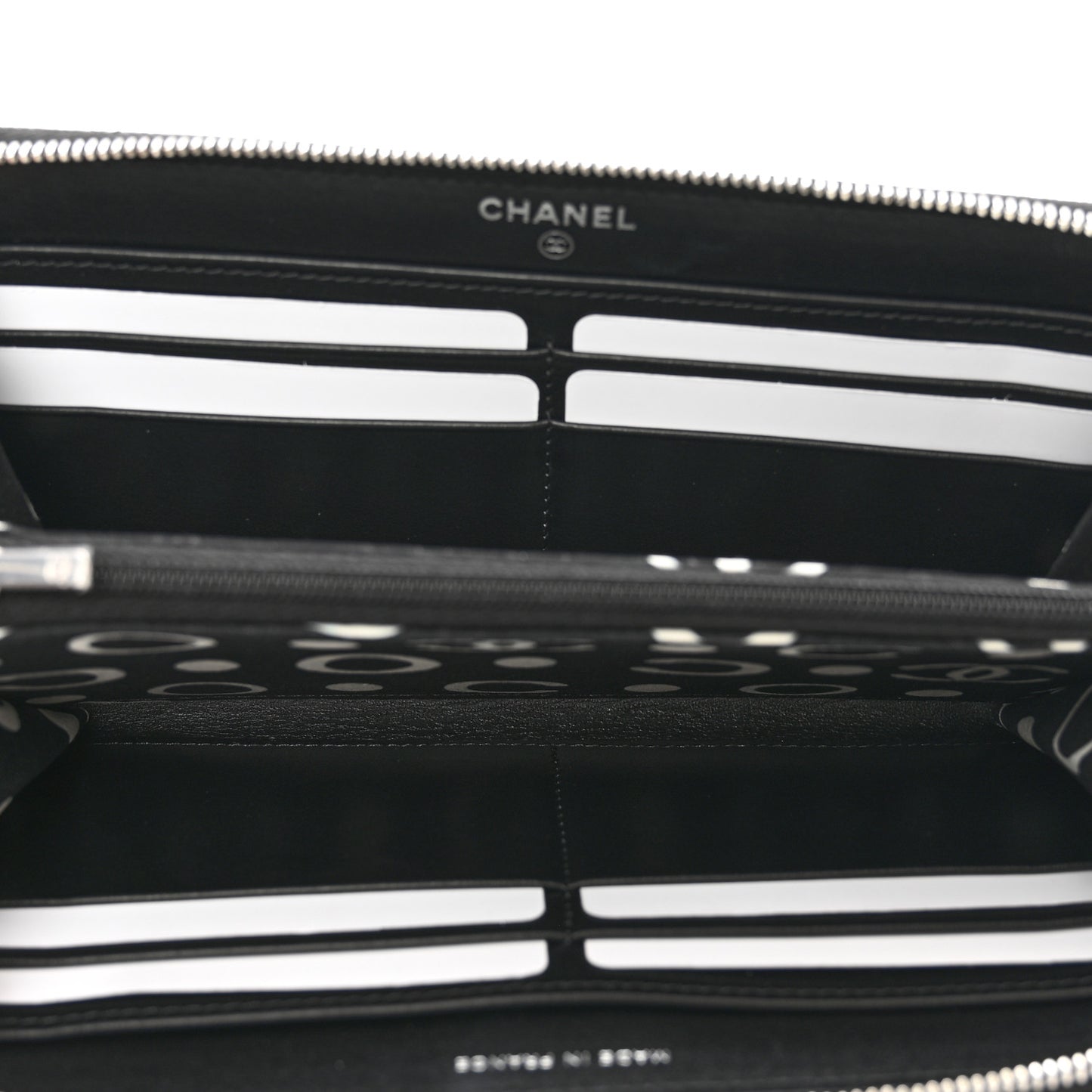 Caviar Quilted CC Logo Long Zipped Wallet Black