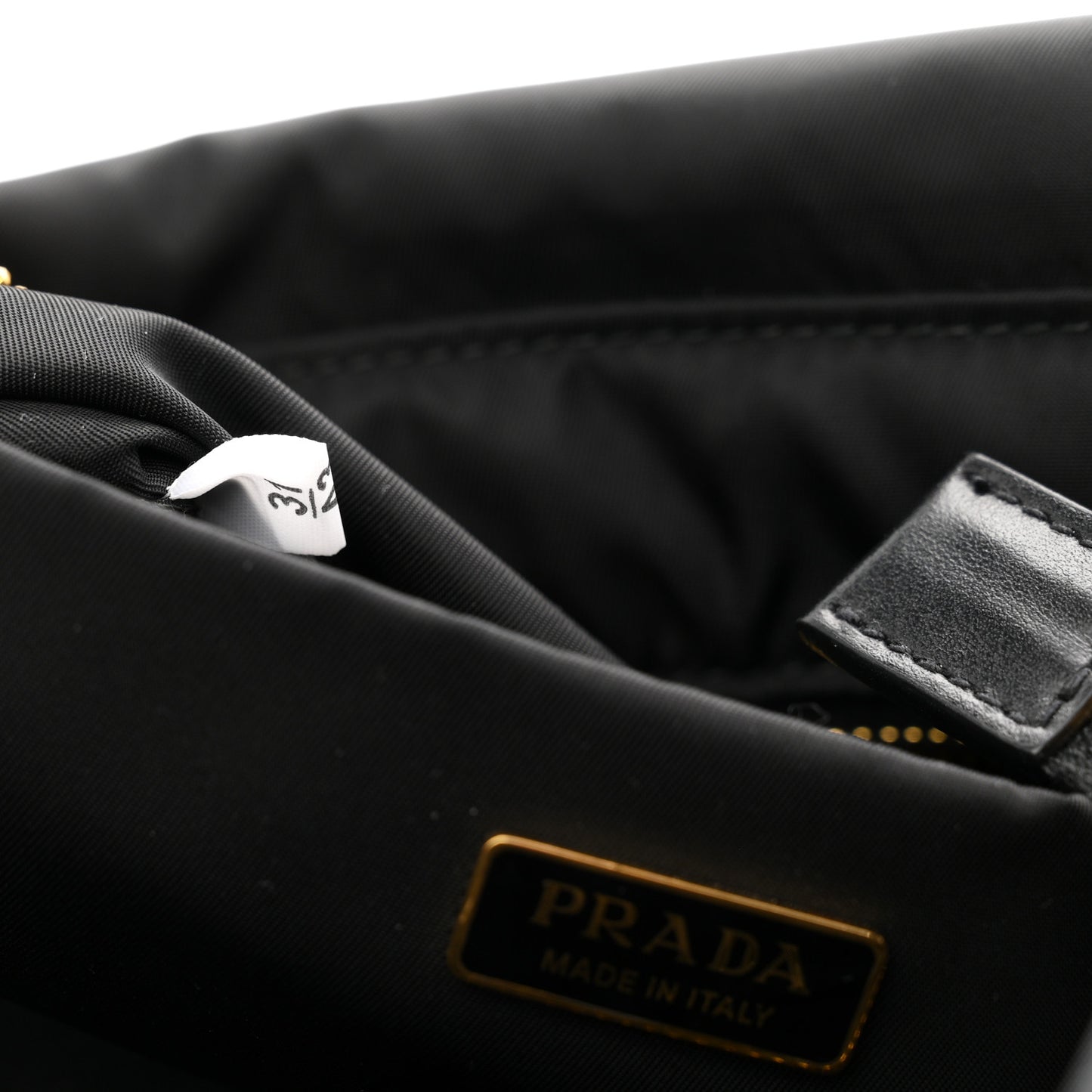 Re-Nylon Medium Explore Shoulder Bag Black