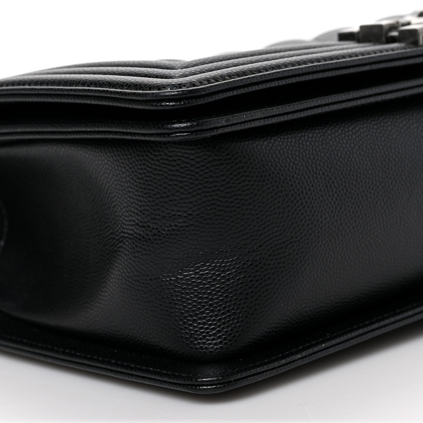 Caviar Quilted Medium Boy Flap Black
