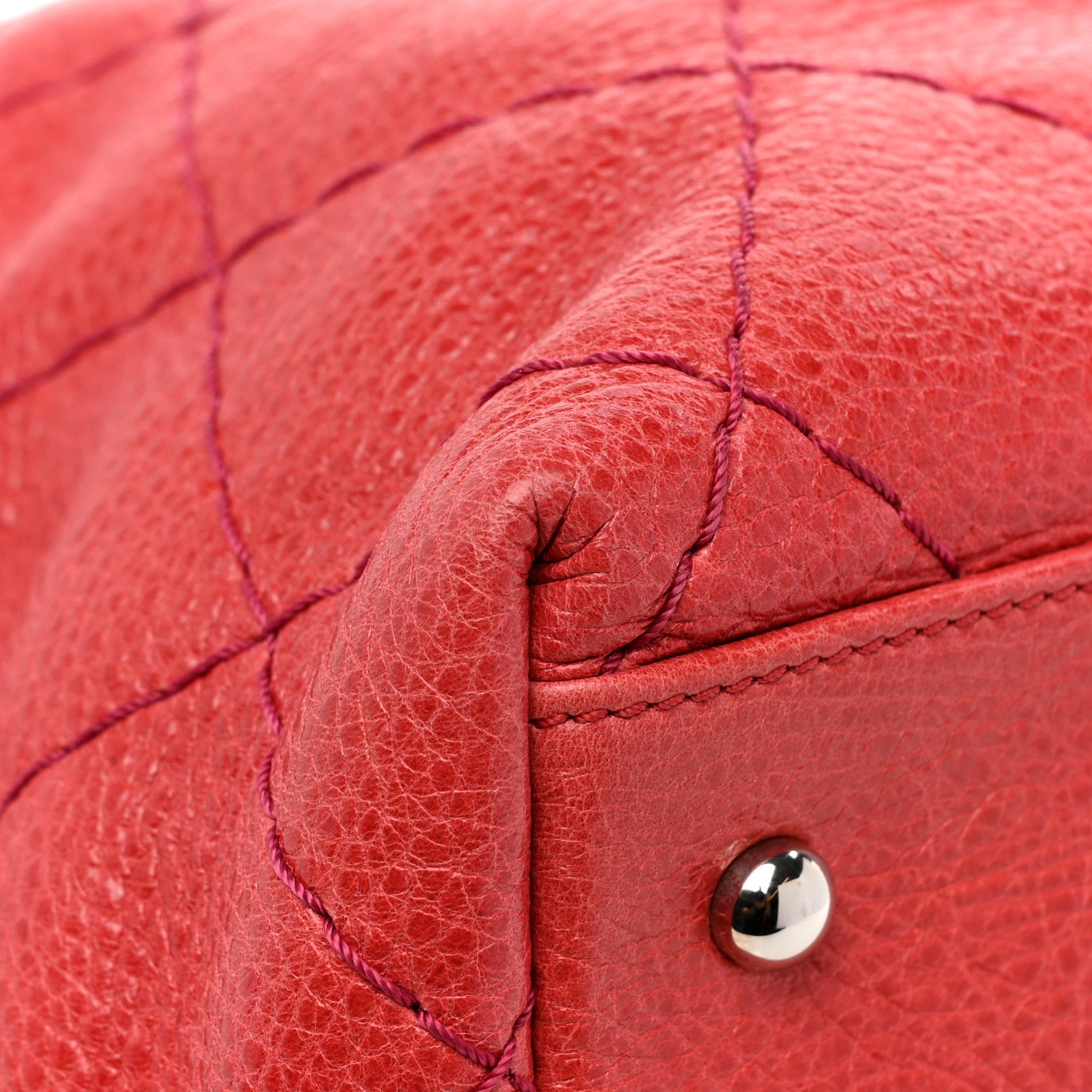 Chanel Glazed Calfskin Large On The Road Tote Red 14 of 18