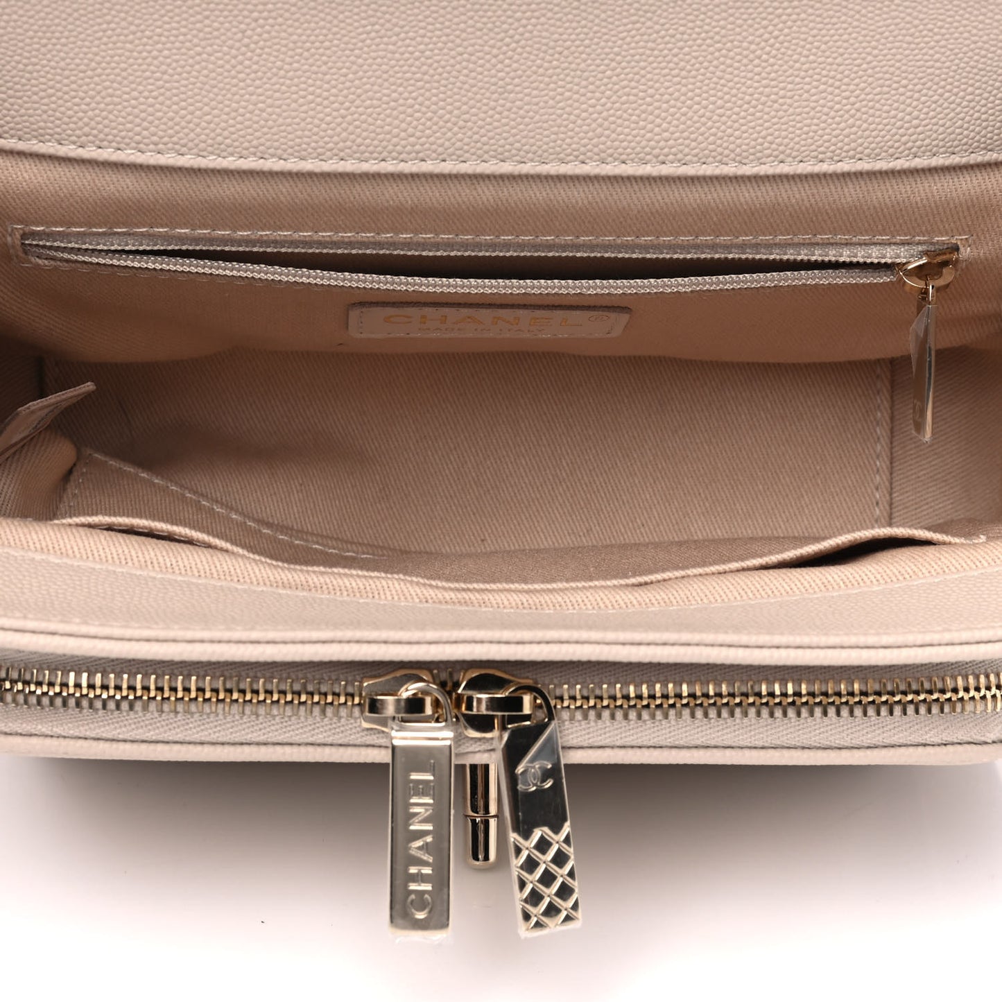 Caviar Quilted Medium Business Affinity Flap Beige