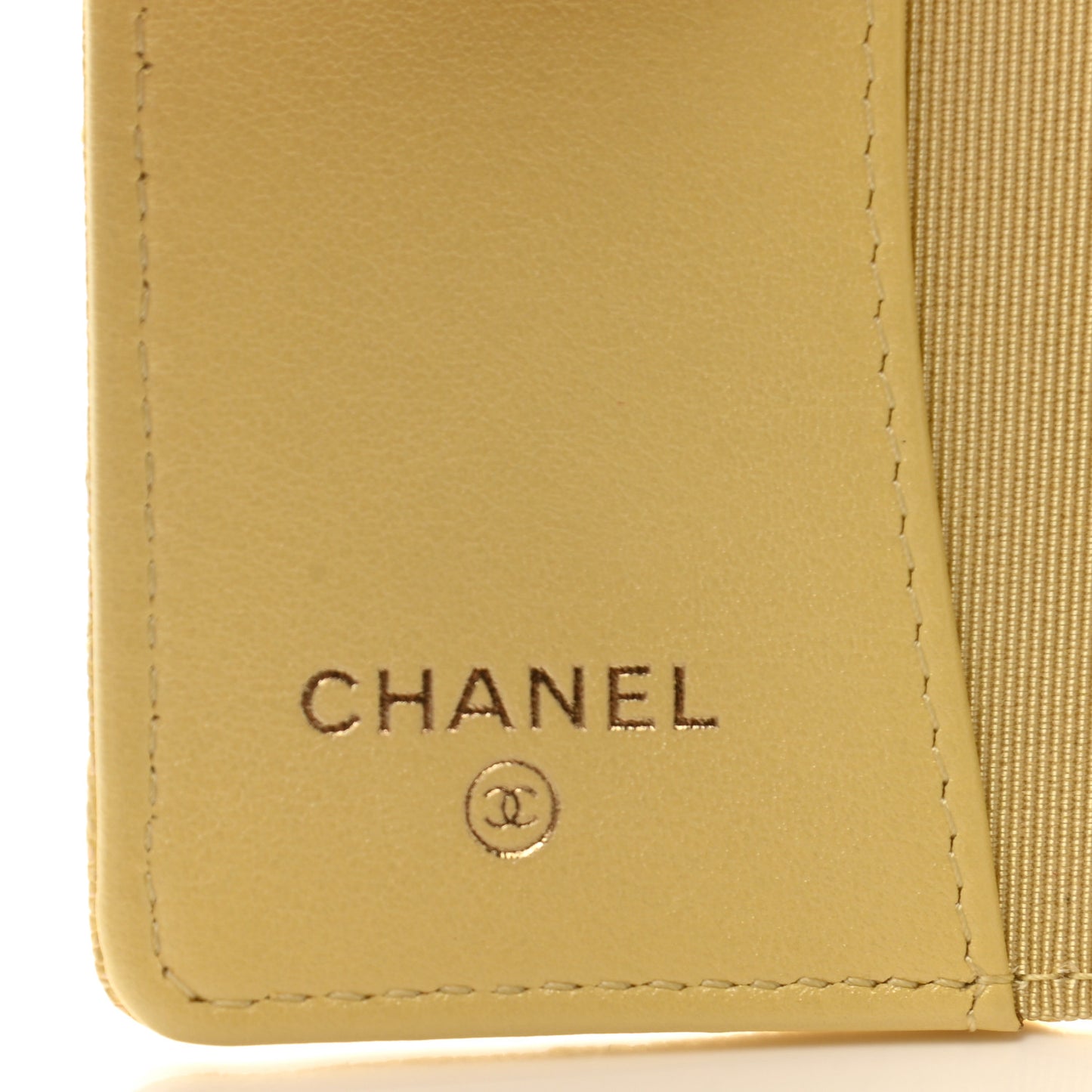 Iridescent Caviar Quilted Classic 4 Key Holder Wallet Yellow
