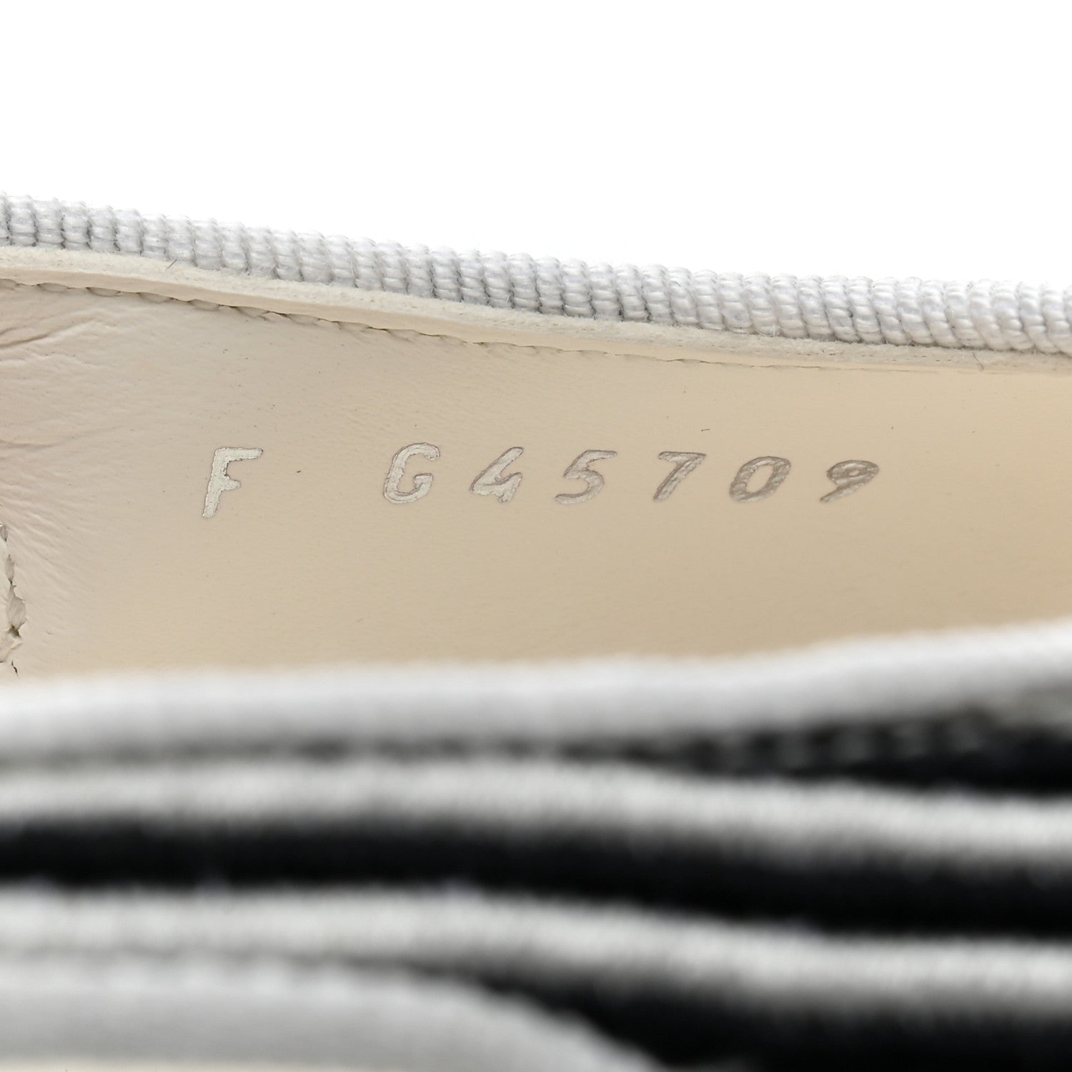 Chanel Fabric Grosgrain Cap Toe CC Slingback Flats 37.5 White Black 8 of 11