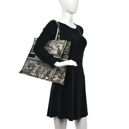 Christian Dior Canvas Embroidered Large Toile De Jouy Book Tote White Black 3 of 10