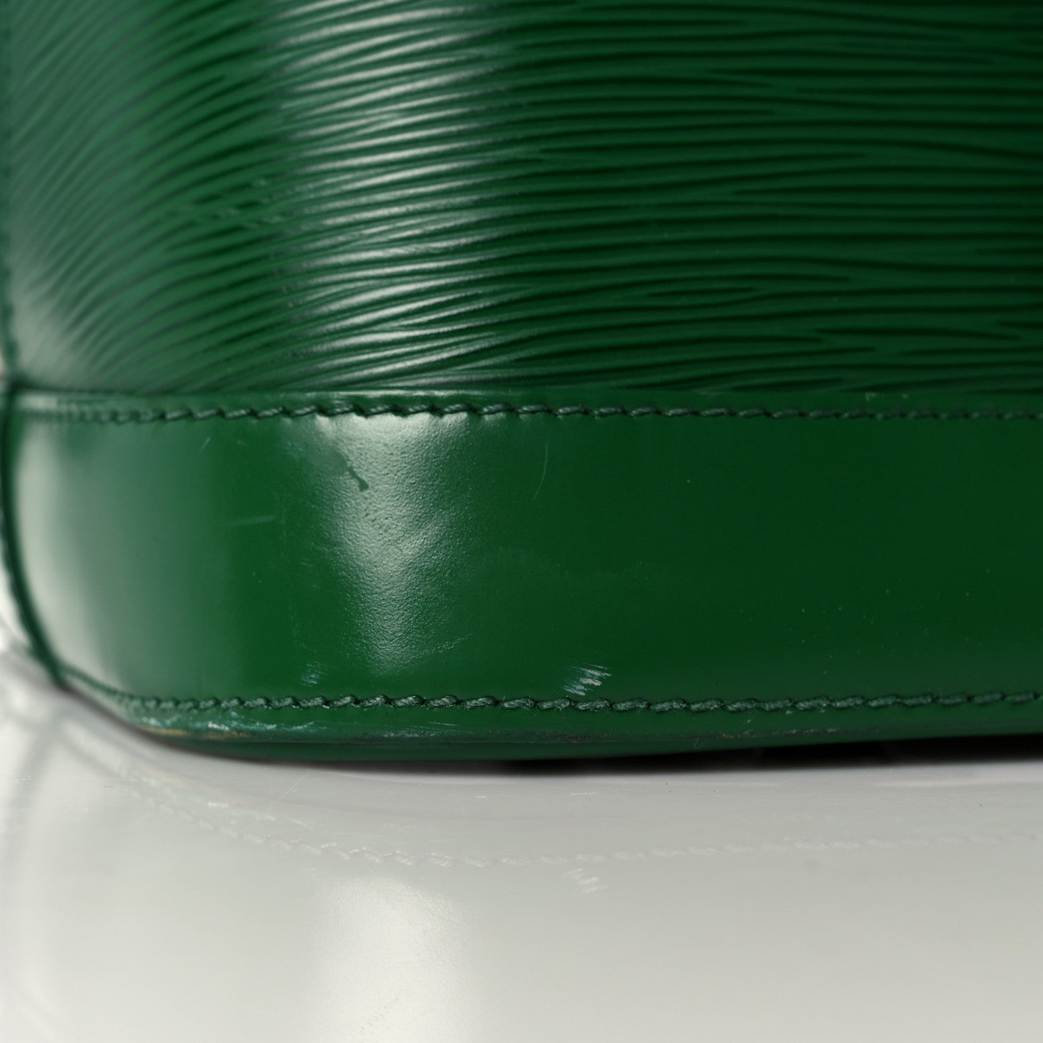 Louis Vuitton Epi Alma PM Borneo 17 of 23