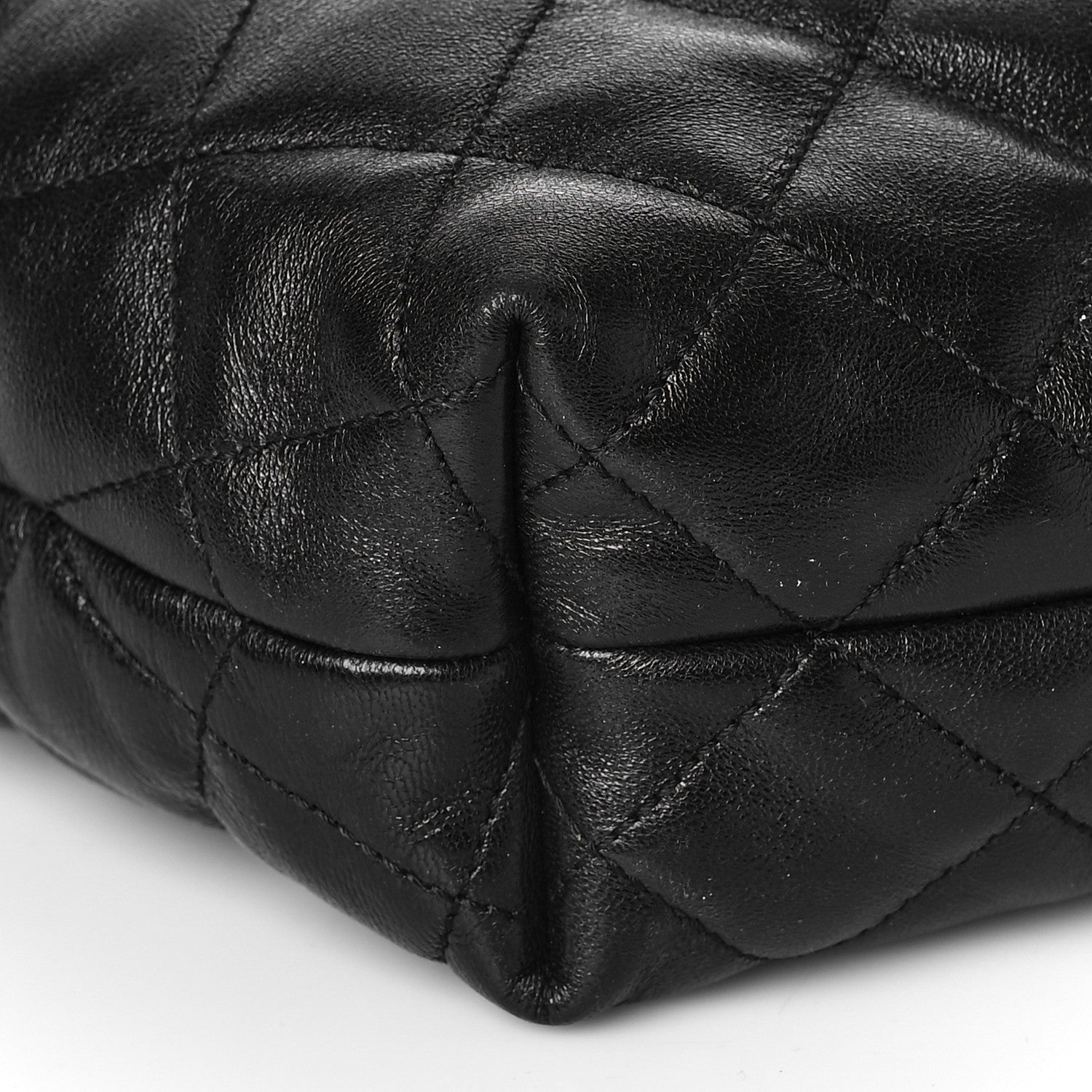 Saint Laurent Lambskin Quilted Maxi Icare Shopping Tote Black 8 of 9