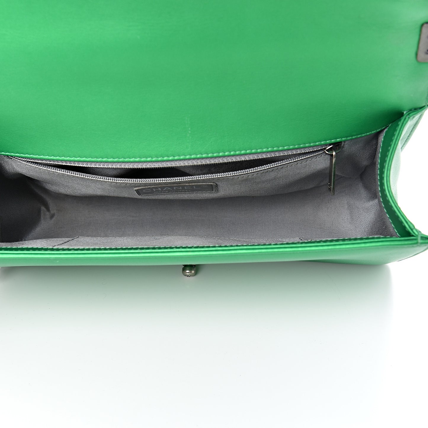 Metallic Calfskin Quilted New Medium Boy Flap Green