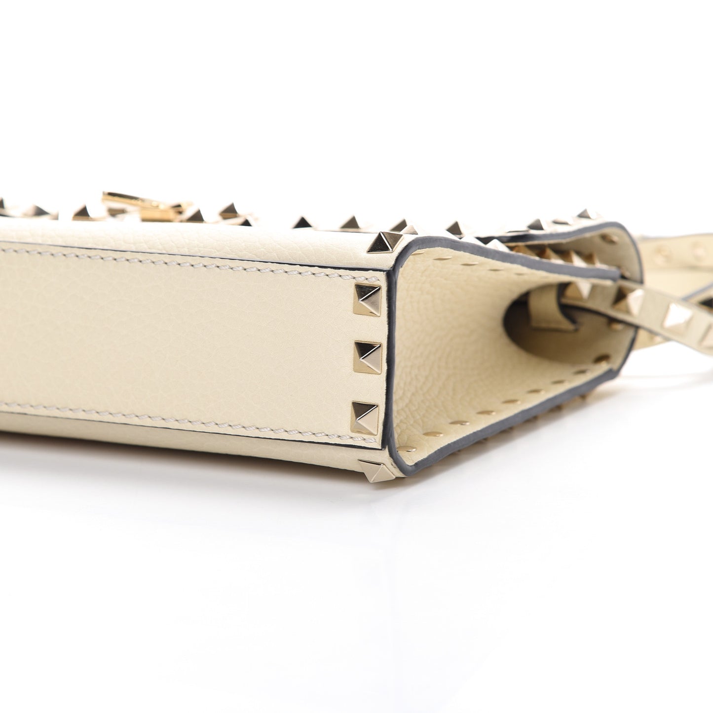 Pebbled Calfskin Medium Rockstud Flip Lock Crossbody Bag Light Ivory