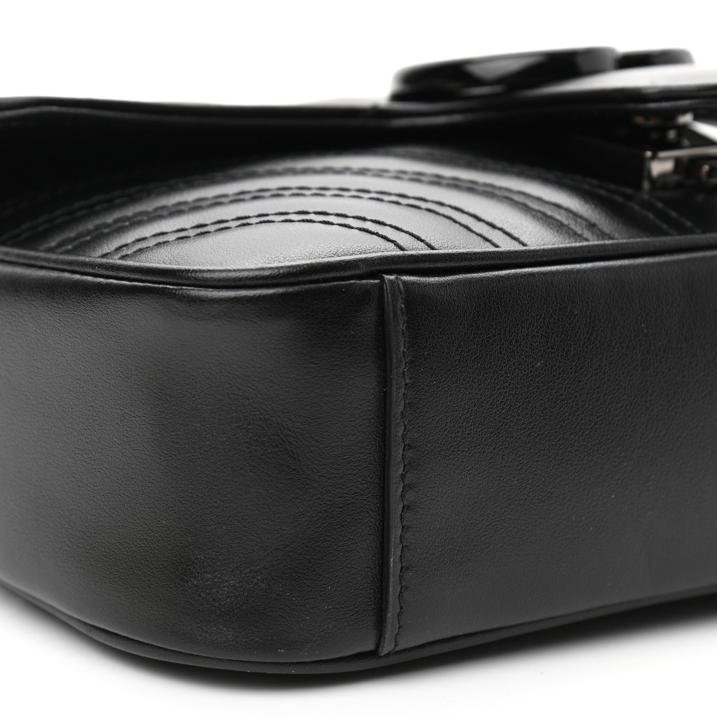 Calfskin Matelasse Monochrome Mini GG Marmont Shoulder Bag Black