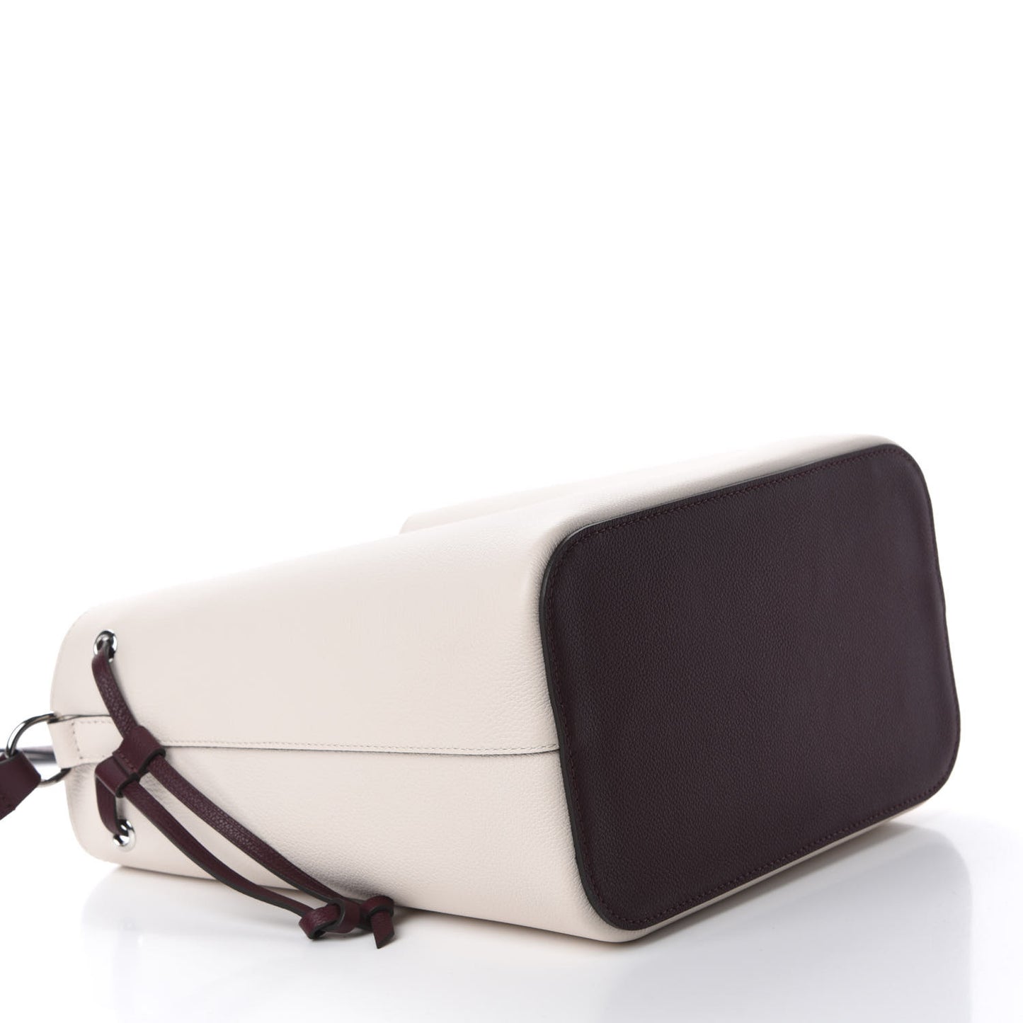 Calfskin Lockme Bucket Soie Quartz Calla