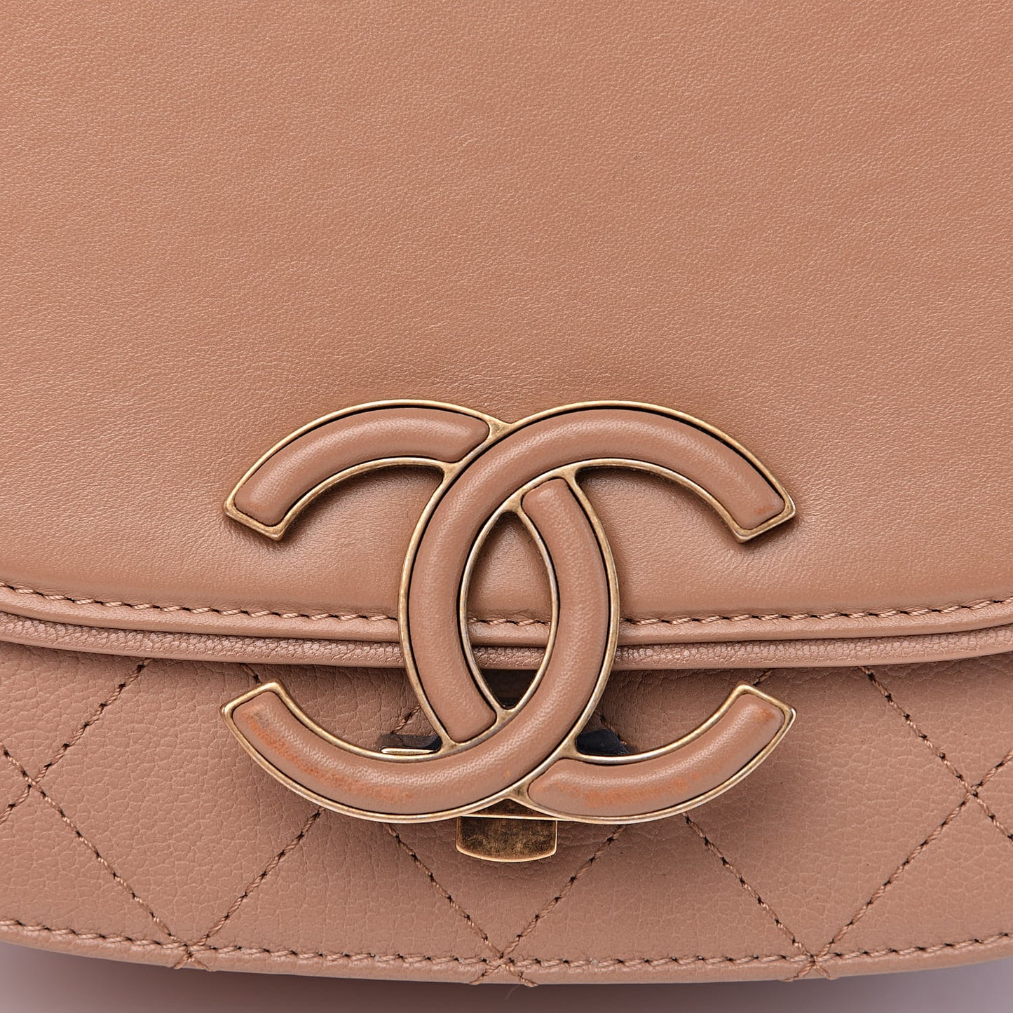 Shiny Calfskin Goatskin Quilted Small Coco Curve Messenger Flap Beige