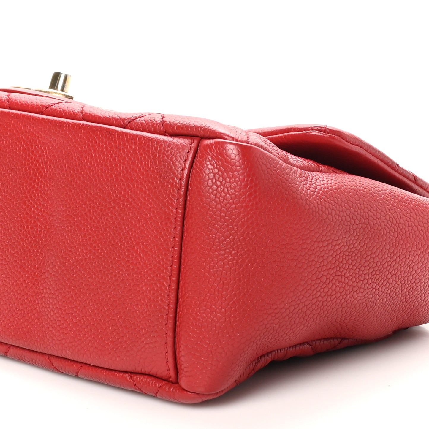 Iridescent Caviar Quilted Medium Chic Quilt Flap Red