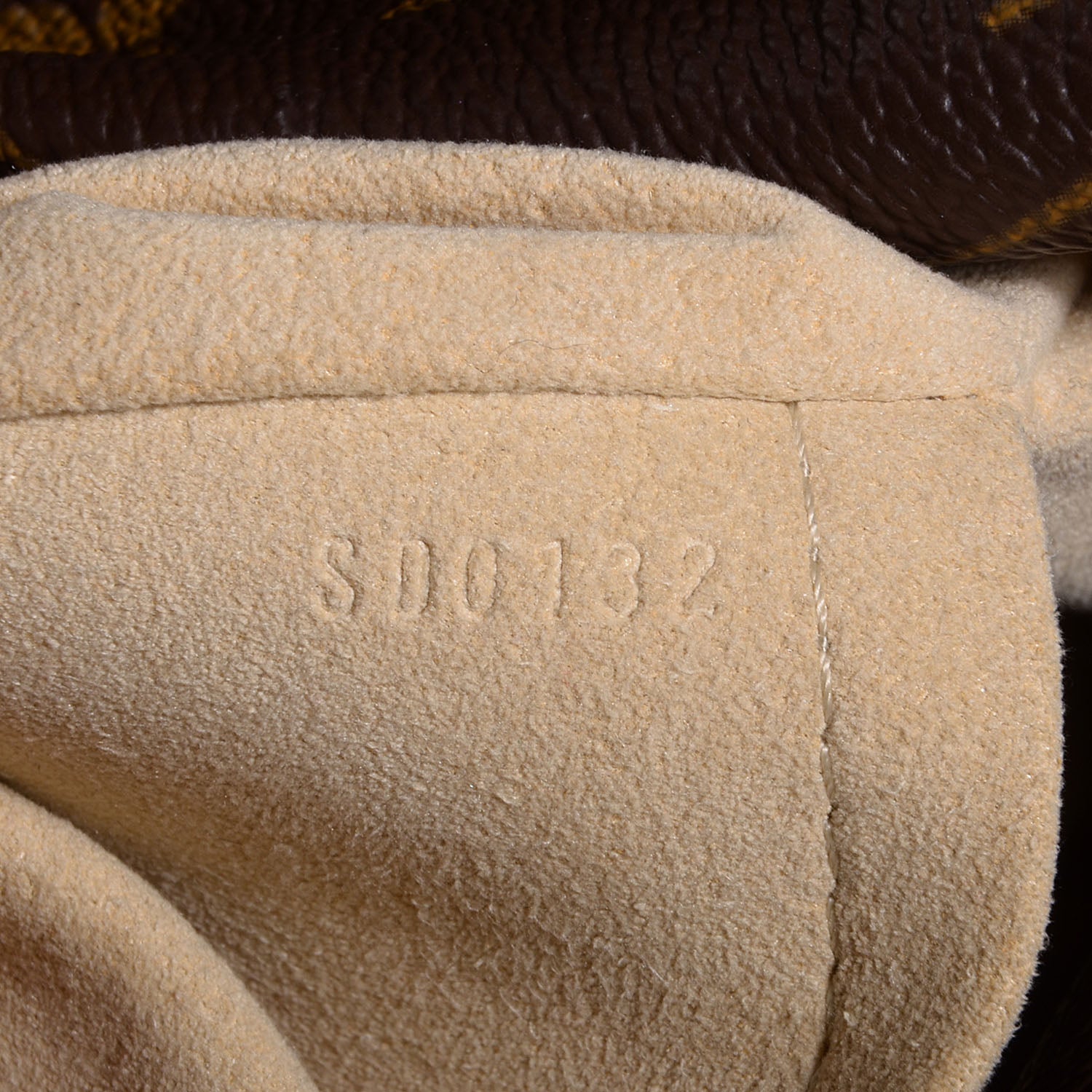 Louis Vuitton Monogram Artsy MM 7 of 7