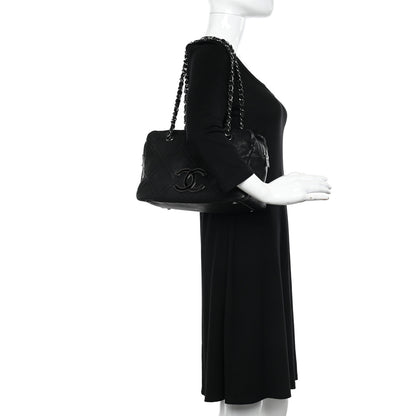 Chanel Calfskin Small Diamond Stitch Tote Black 2 of 12