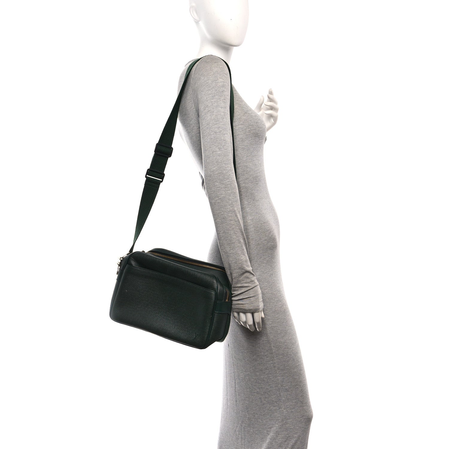 Louis Vuitton Taiga Reporter Messenger Epicea 2 of 13