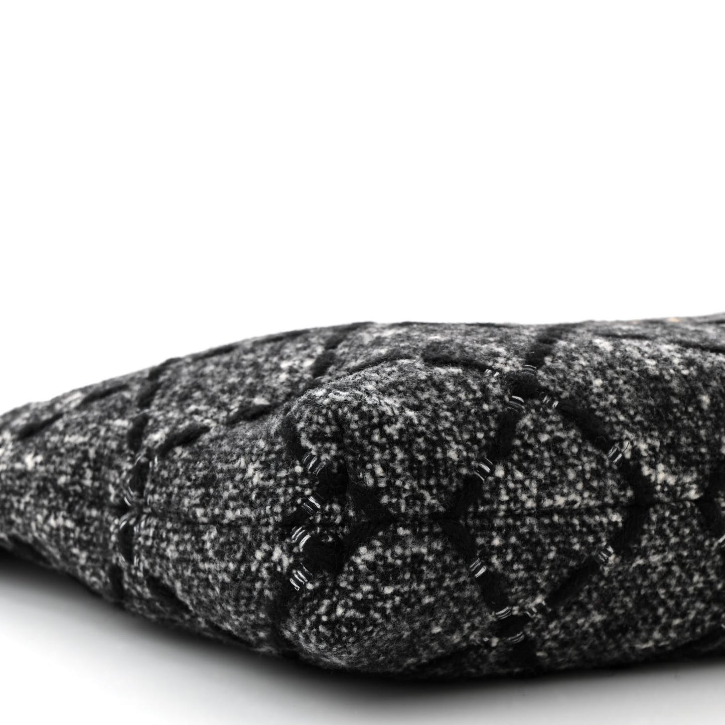 Tweed Quilted Chanel 22 Black Ecru