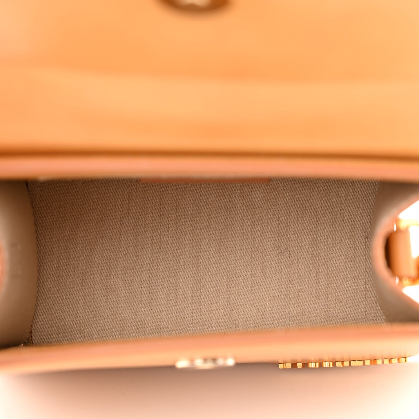 Smooth Calfskin Le Chiquito Moyen Beige