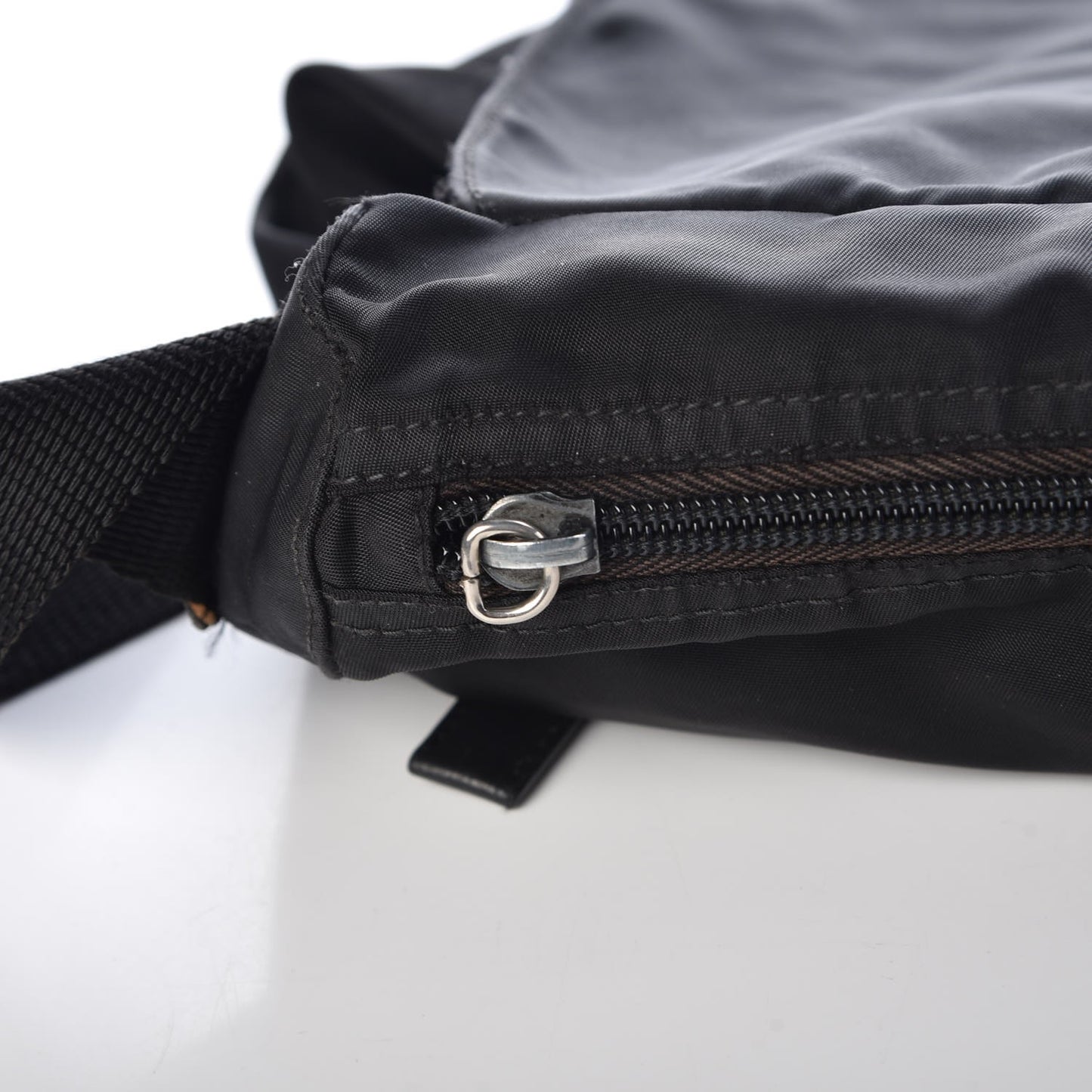 Nylon Vela Messenger Bag Black