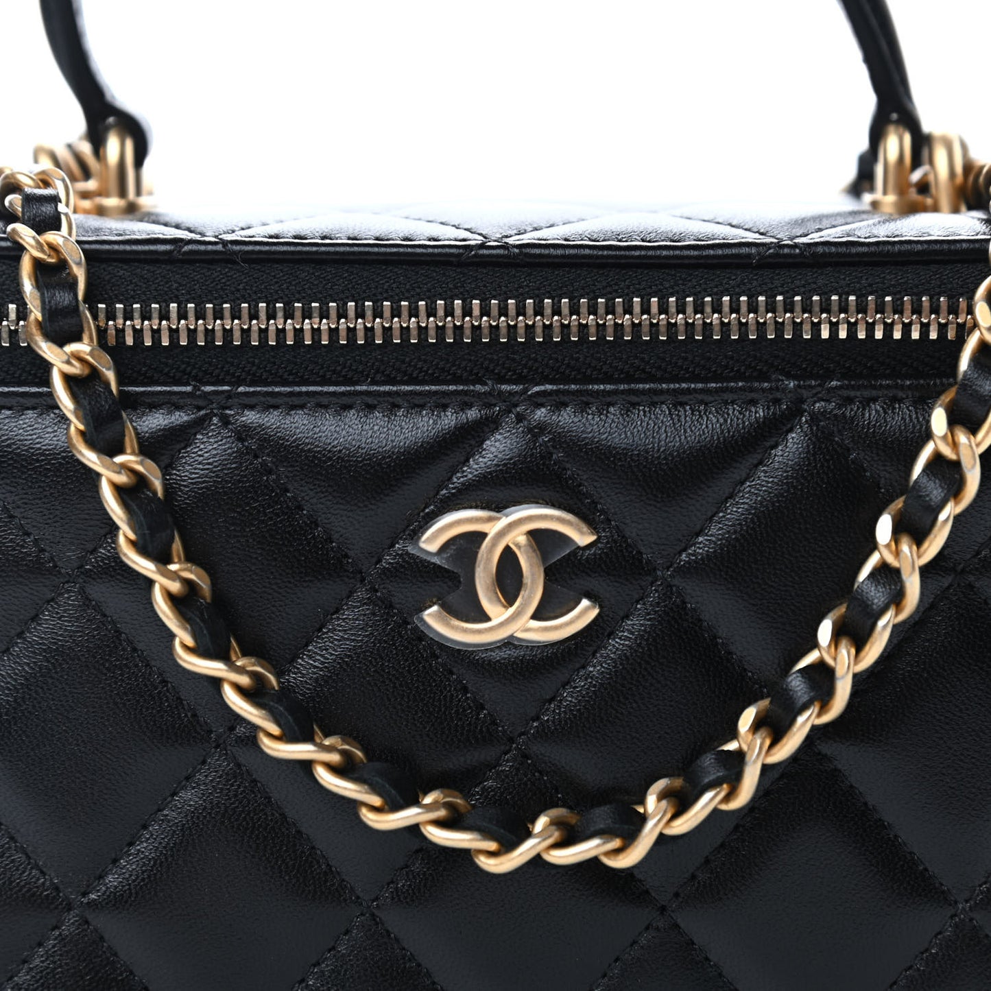 Lambskin Quilted Small Top Handle Vanity Case With Chain Black