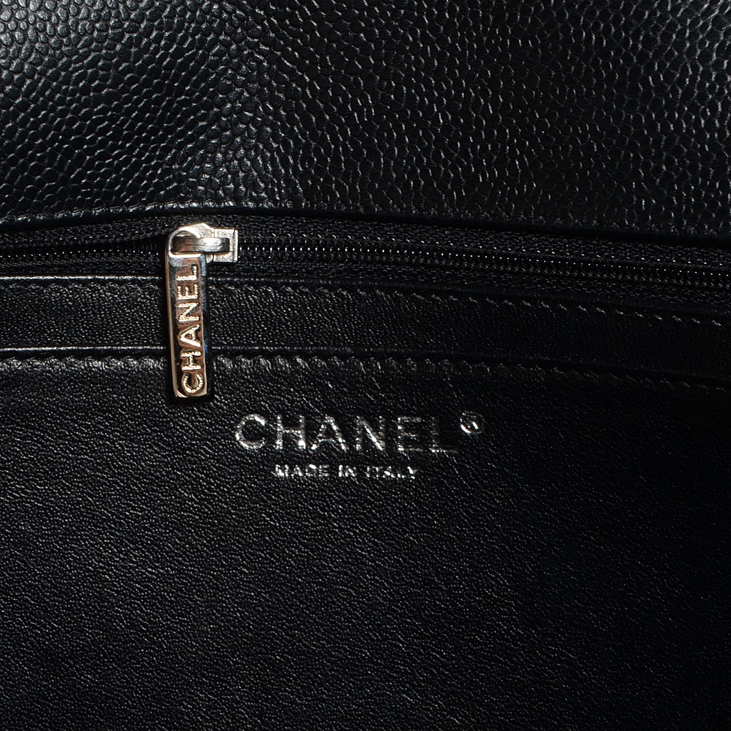 Caviar Maxi Single Flap Black