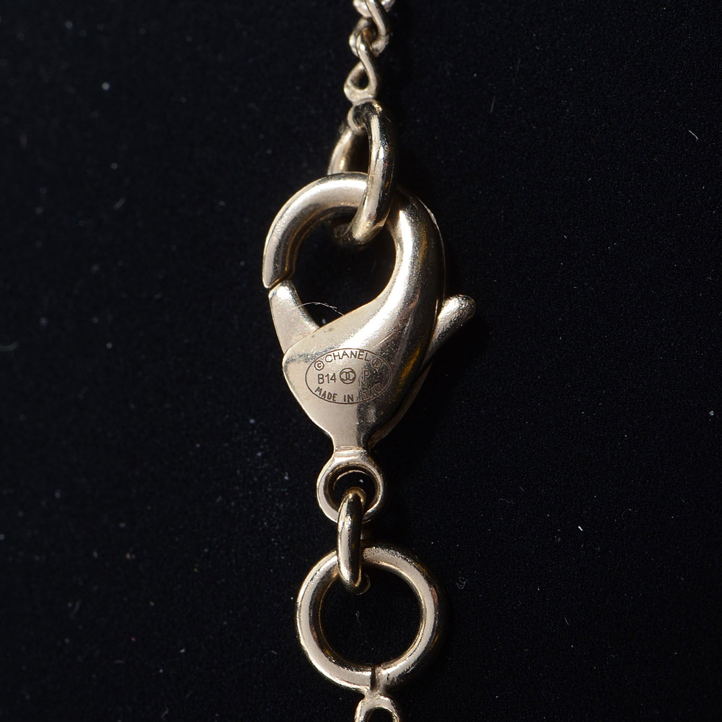 Crystal CC Bow Necklace Gold