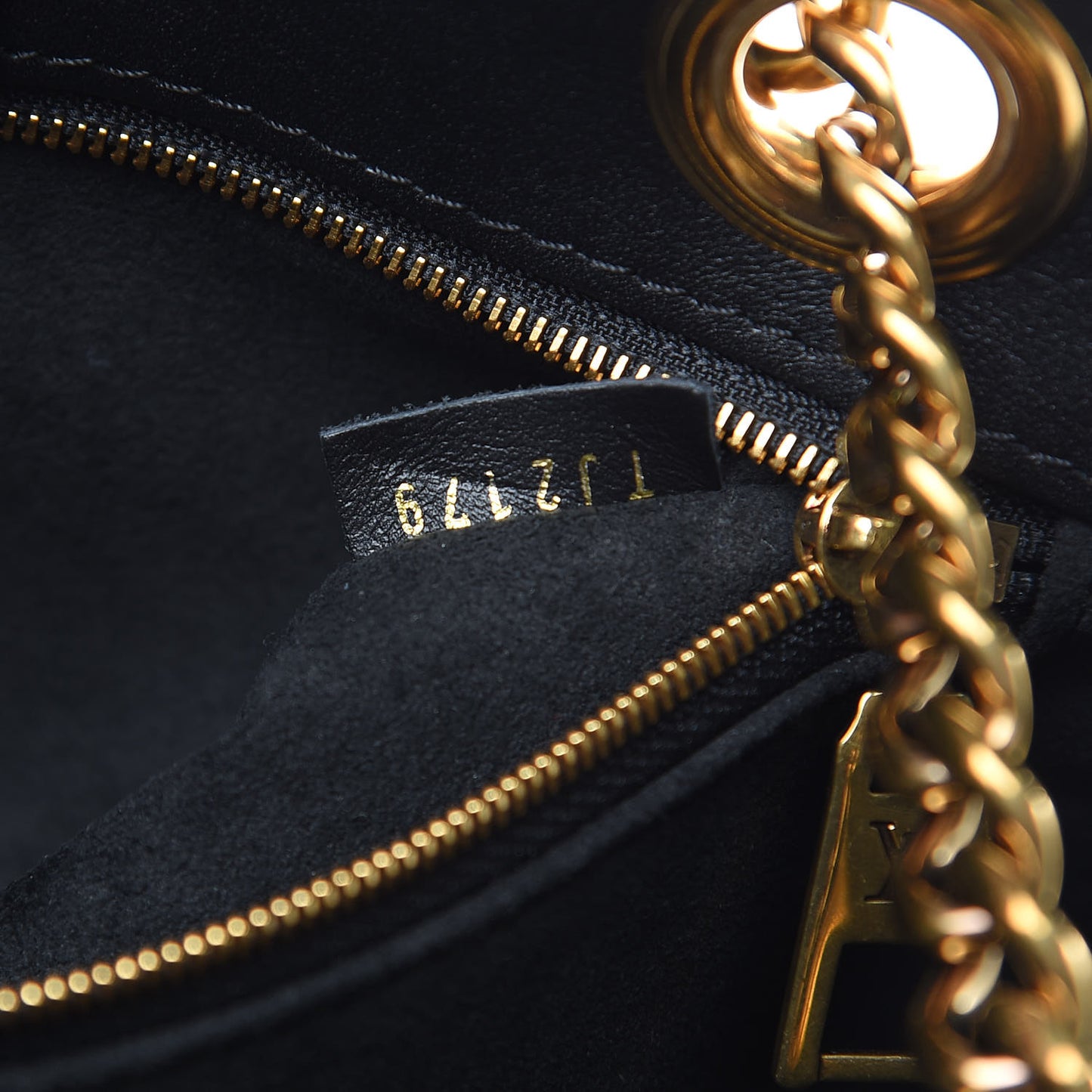 Calfskin New Wave Chain Tote Black