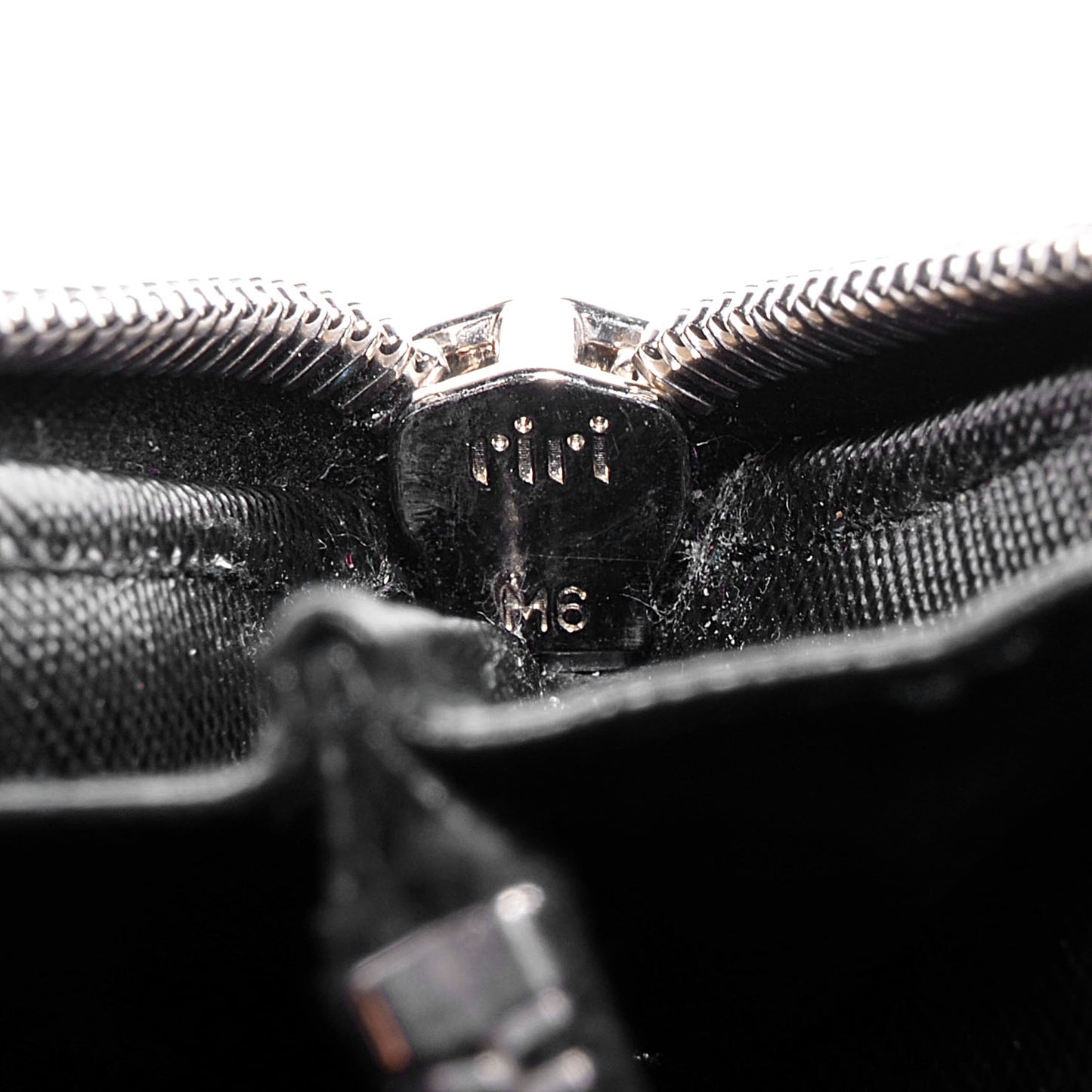 Saffiano Zip Around Wallet Nero Black