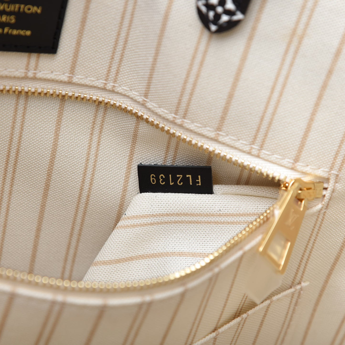 Monogram Giant Jungle Onthego GM Ivory