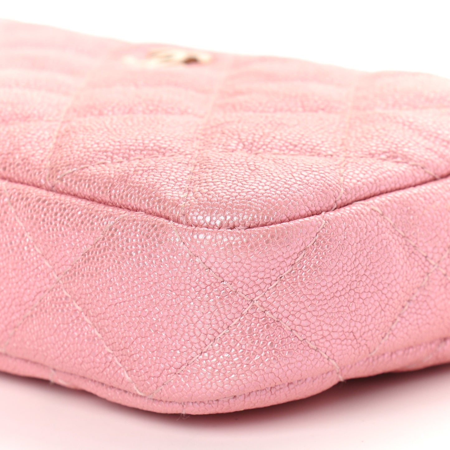 Iridescent Caviar Quilted Small Clutch With Chain Pink