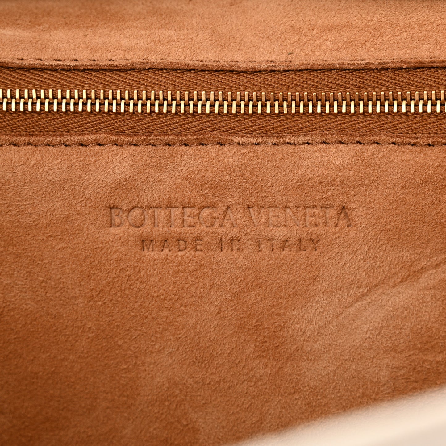 Grained Calfskin Maxi Intrecciato Mini Arco Bianco