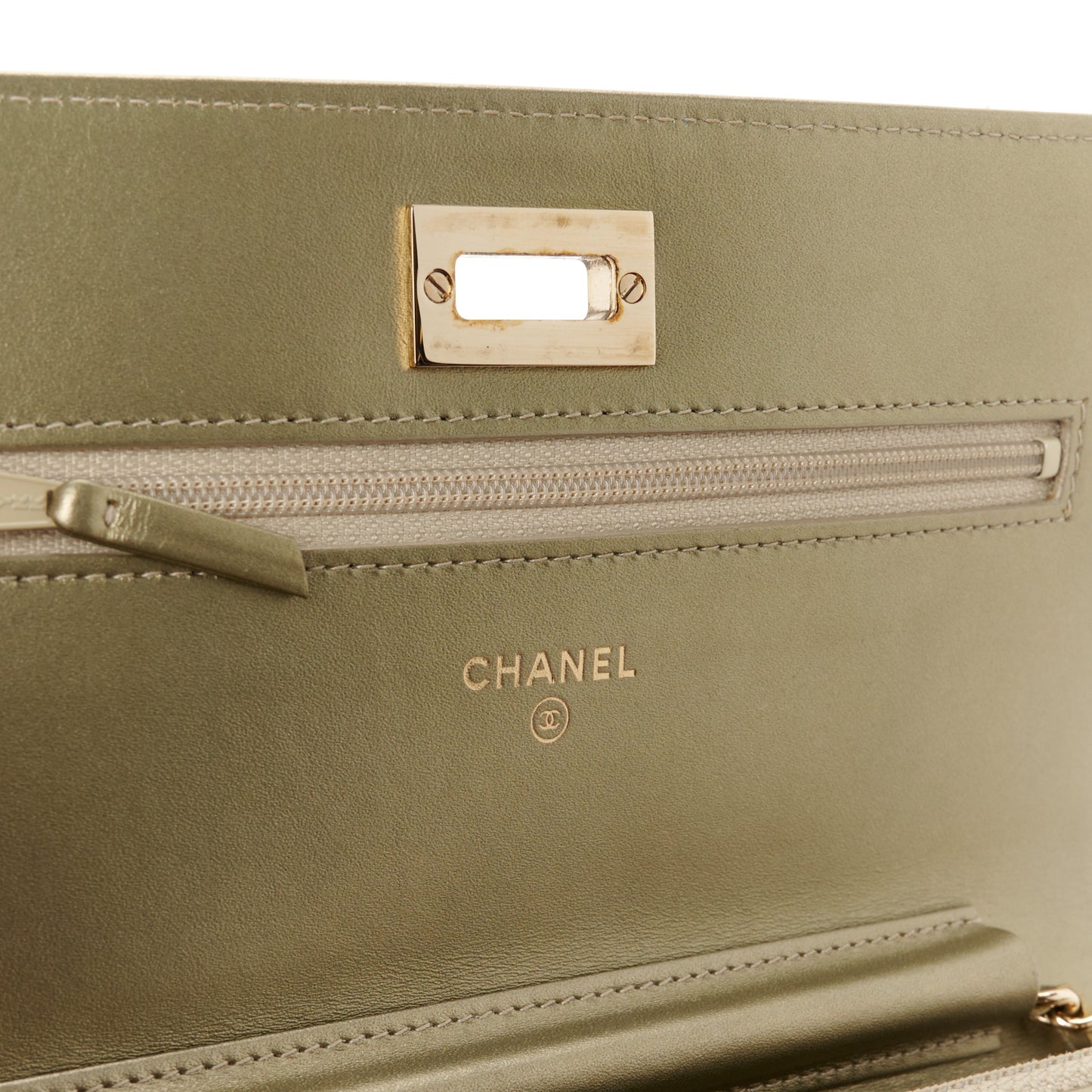 Metallic Aged Calfskin Quilted Reissue Wallet On Chain WOC Green