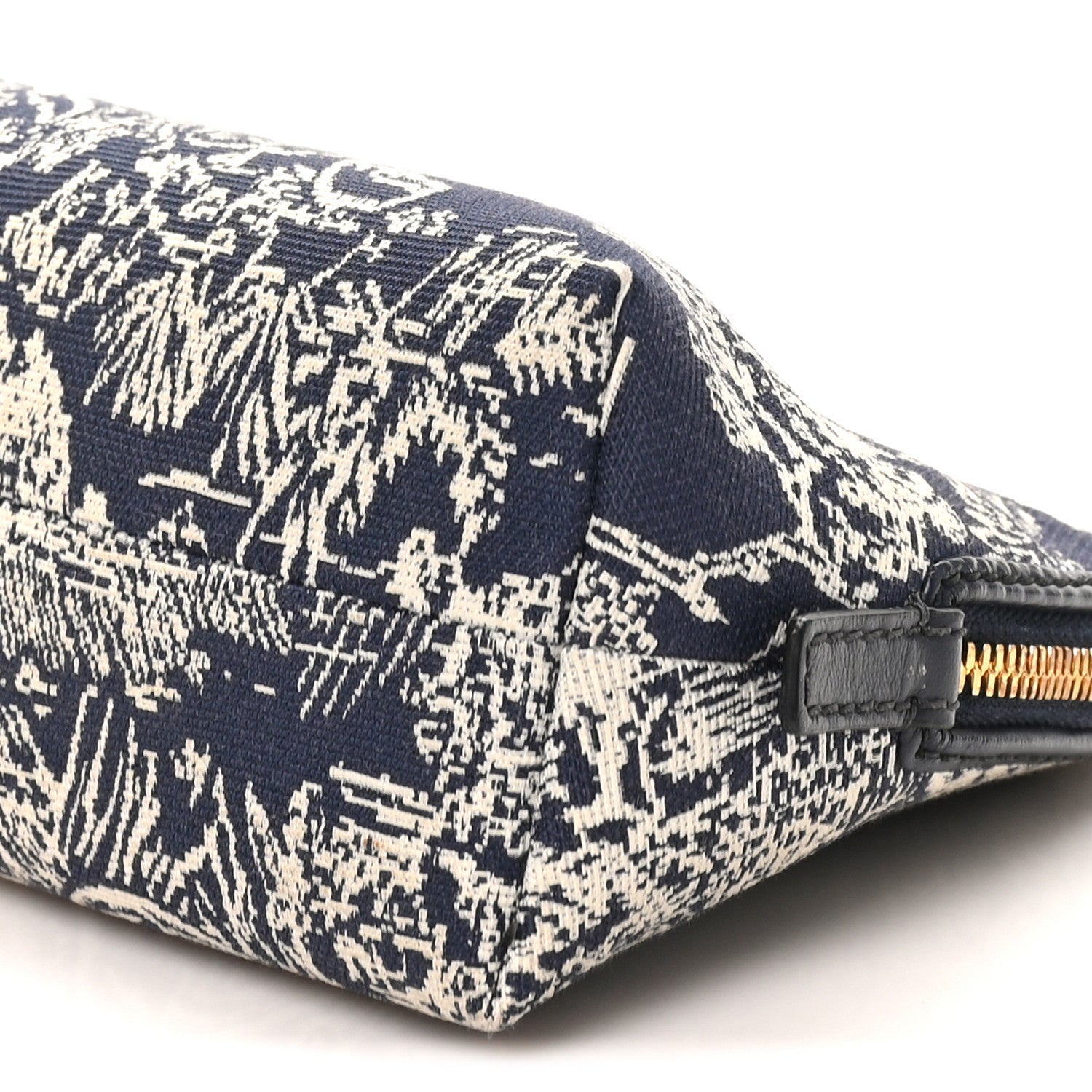 Christian Dior Embroidered Toile De Jouy 30 Montaigne Cosmetic Pouch Blue 10 of 10