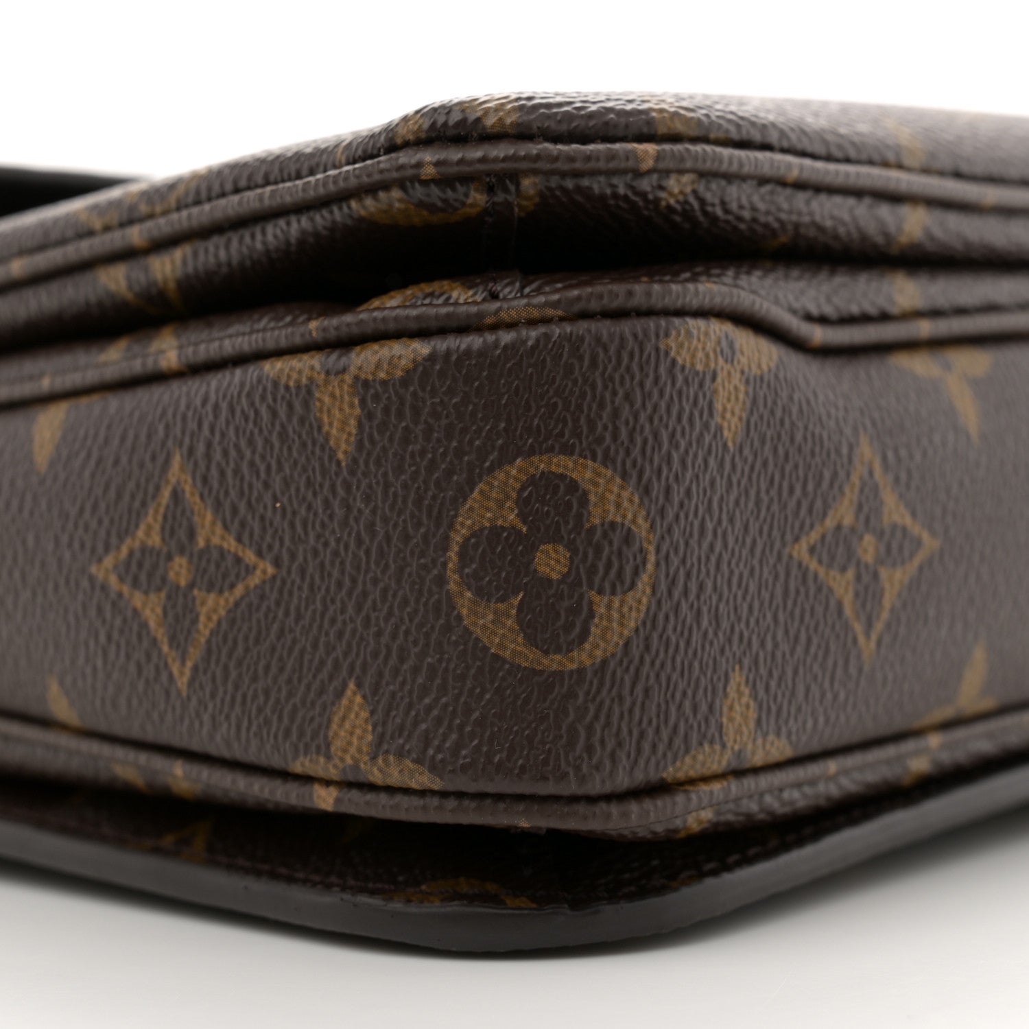 Louis Vuitton Monogram Pochette Metis 9 of 10