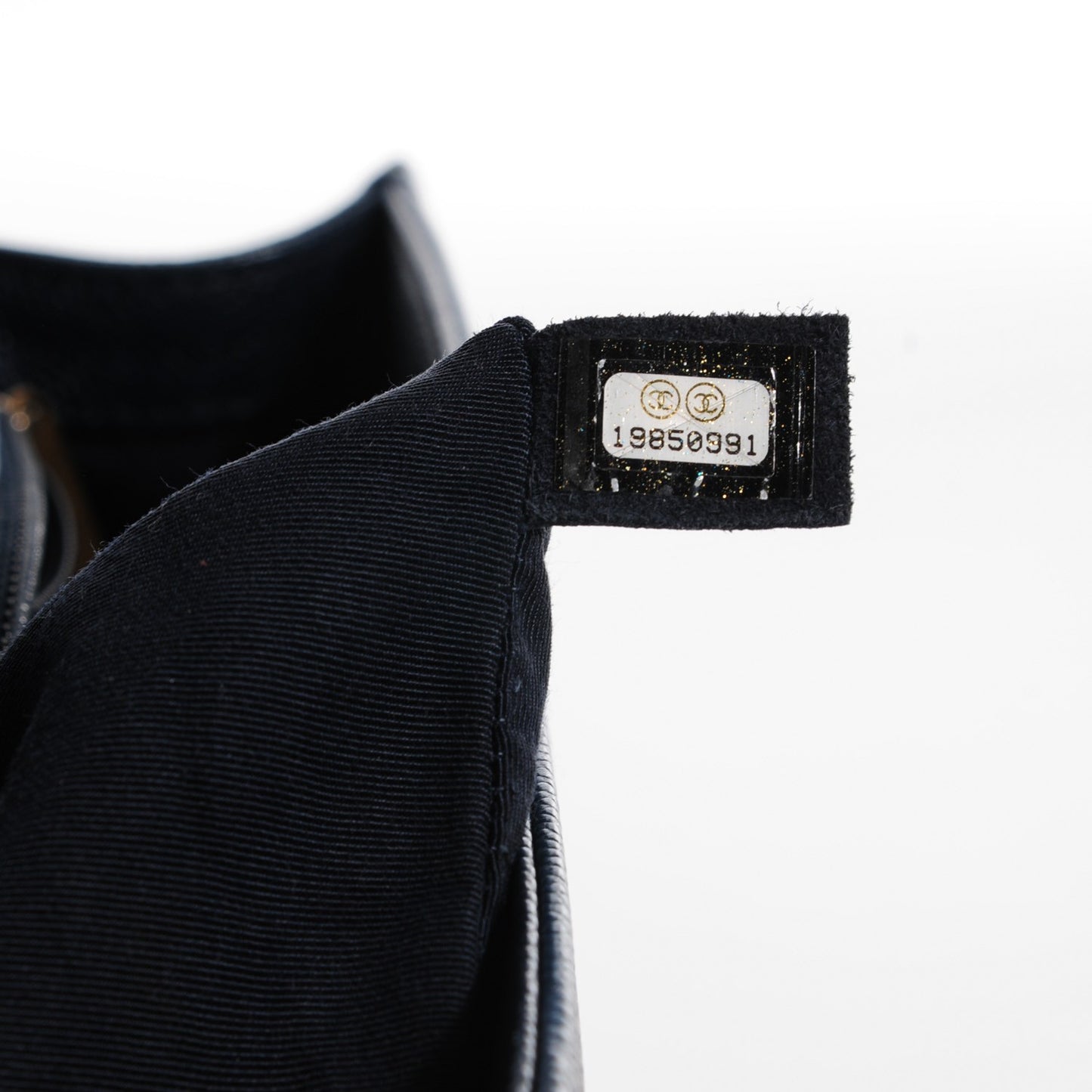 Pearly Caviar Quilted New Medium Boy Flap Navy