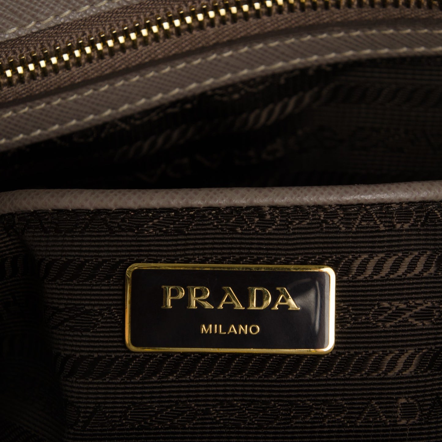 Saffiano Lux Open Promenade Tote Argilla