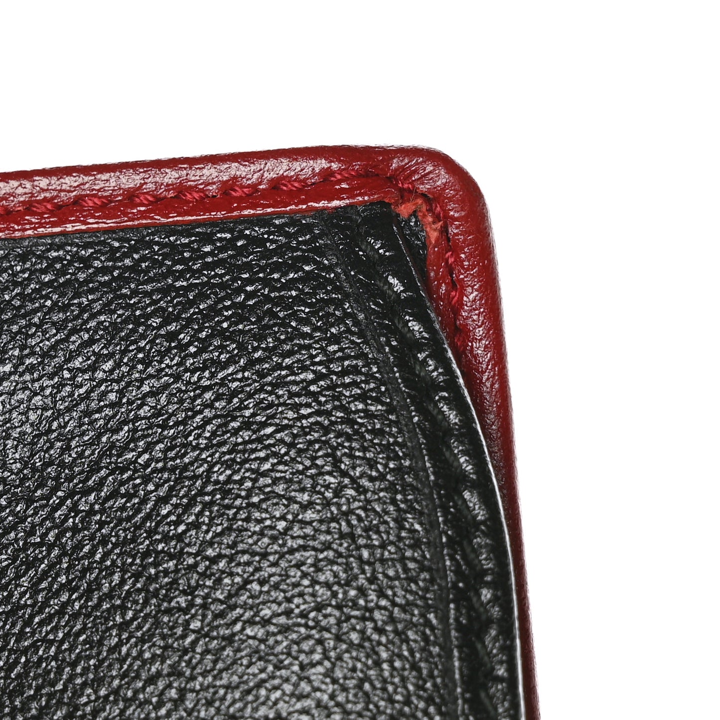 Vintage Effect Calfskin Matelasse Diagonal Torchon GG Marmont Card Case Wallet Black Romantic Cherry