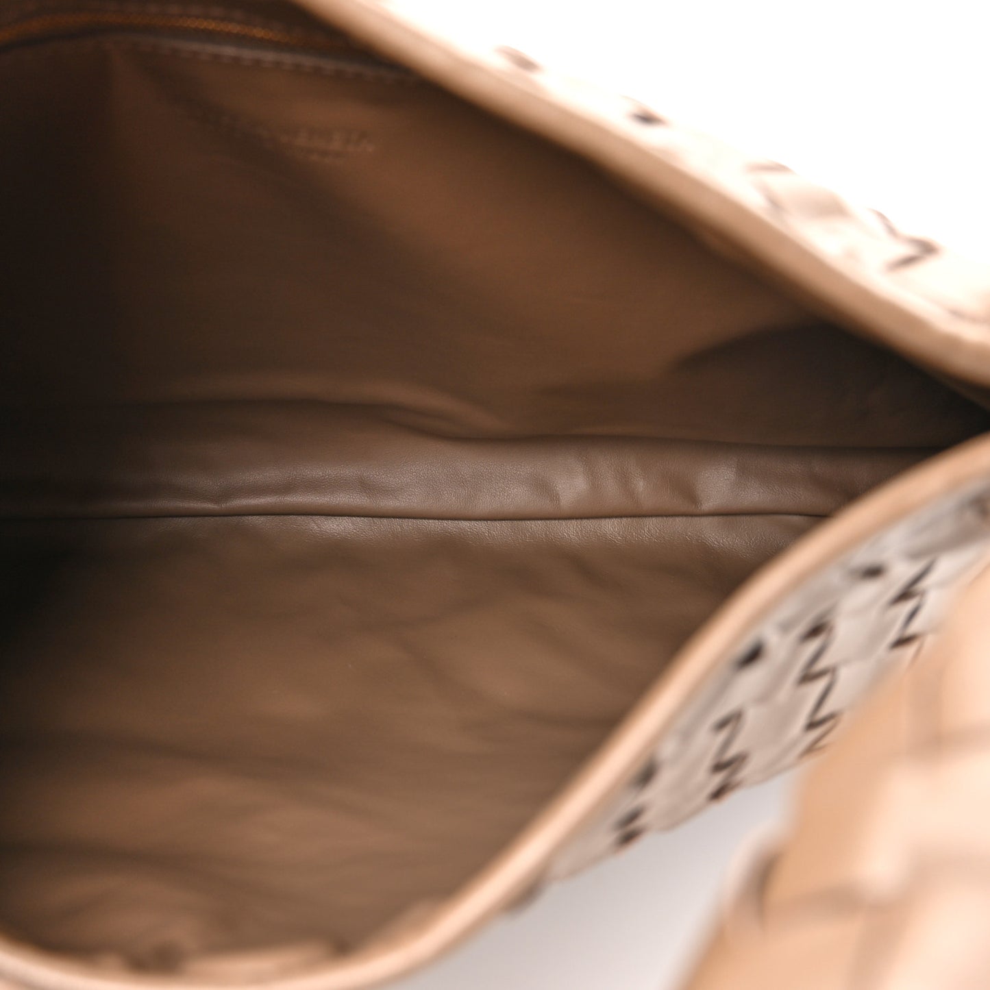 Calfskin Intrecciato Small Hop Pinecone