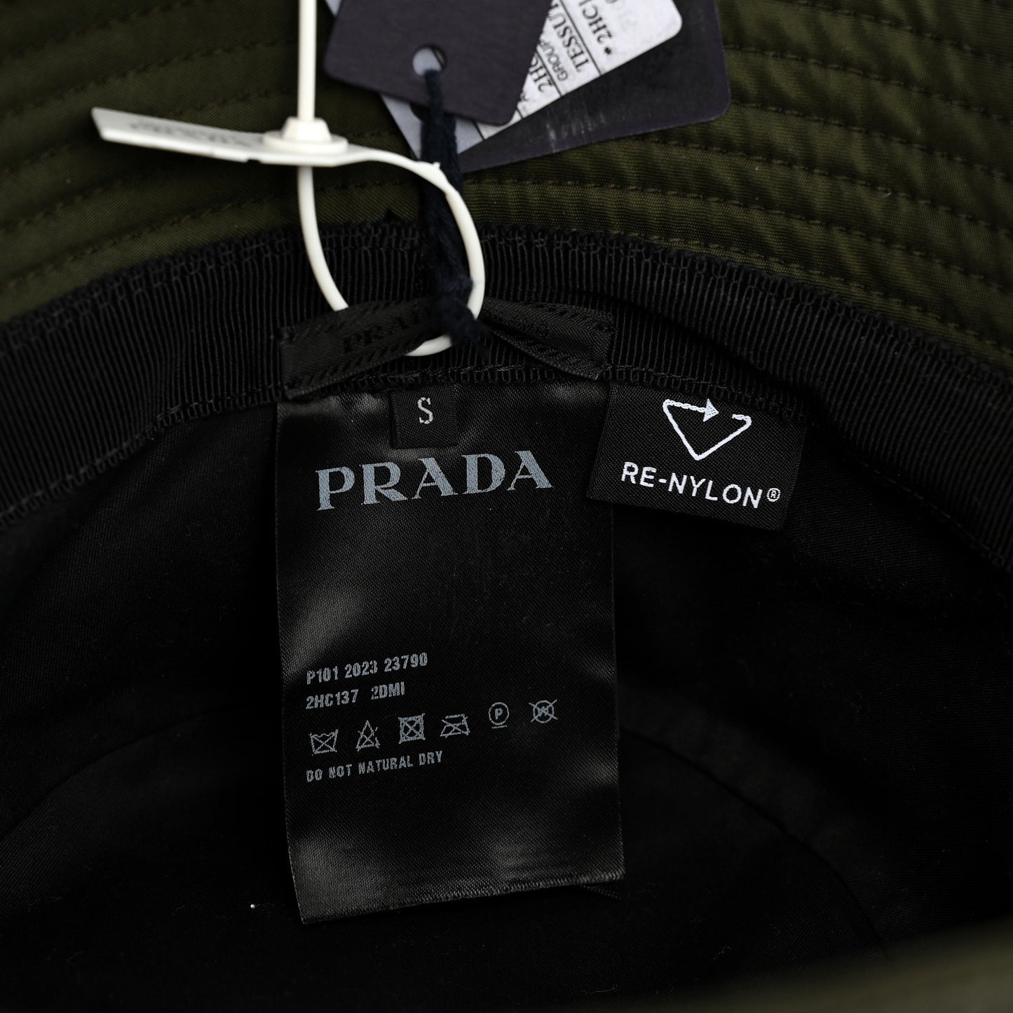Re-Nylon Metal Triangle Logo Mens Bucket Hat S Tundra