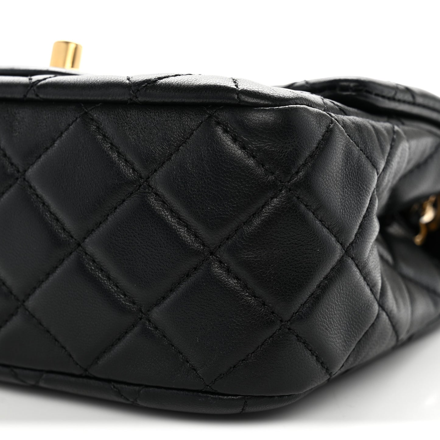 Lambskin Quilted Mini Pearl Crush Flap Black