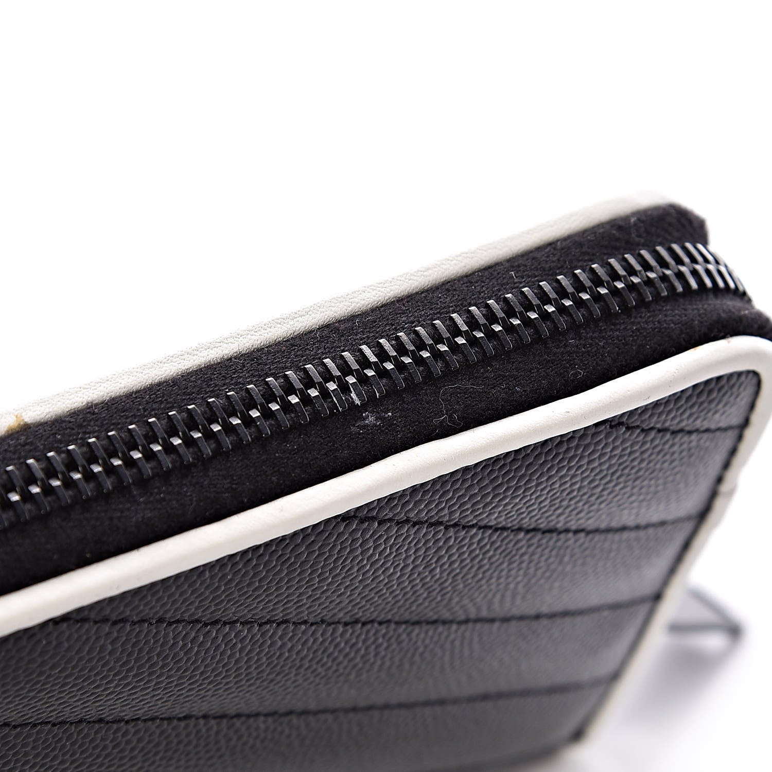 Saint Laurent Grain De Poudre Matelasse Chevron Monogram Zip Around Wallet Black Dove White 7 of 9