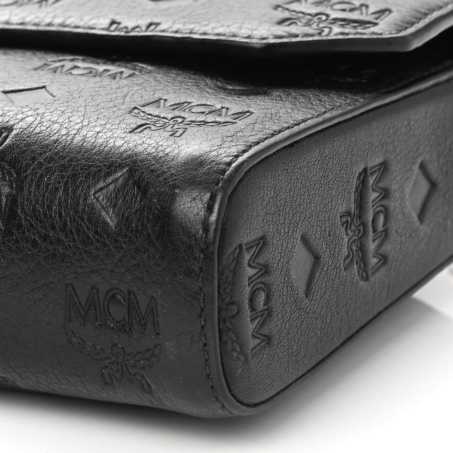 MCM Calfskin Ottomar Wallet On Chain Black 10 of 10