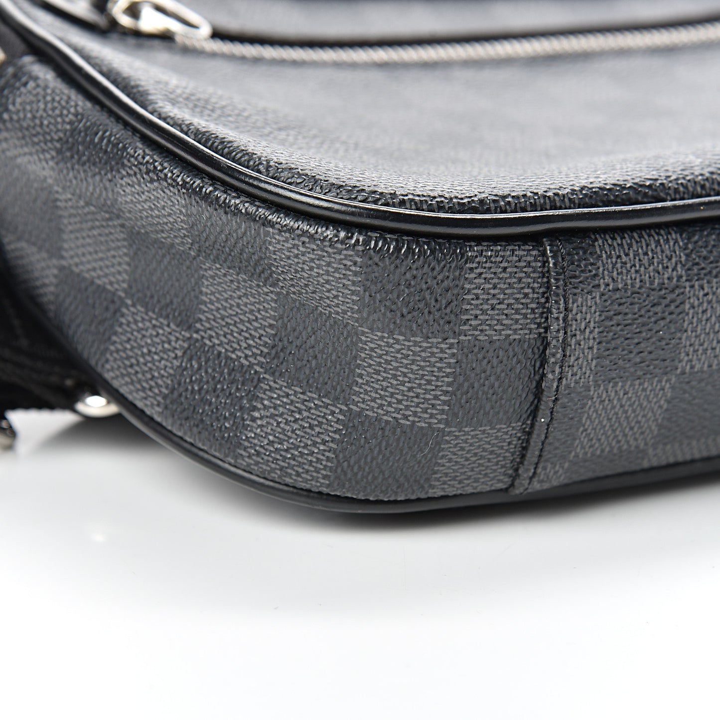 Damier Graphite Ambler