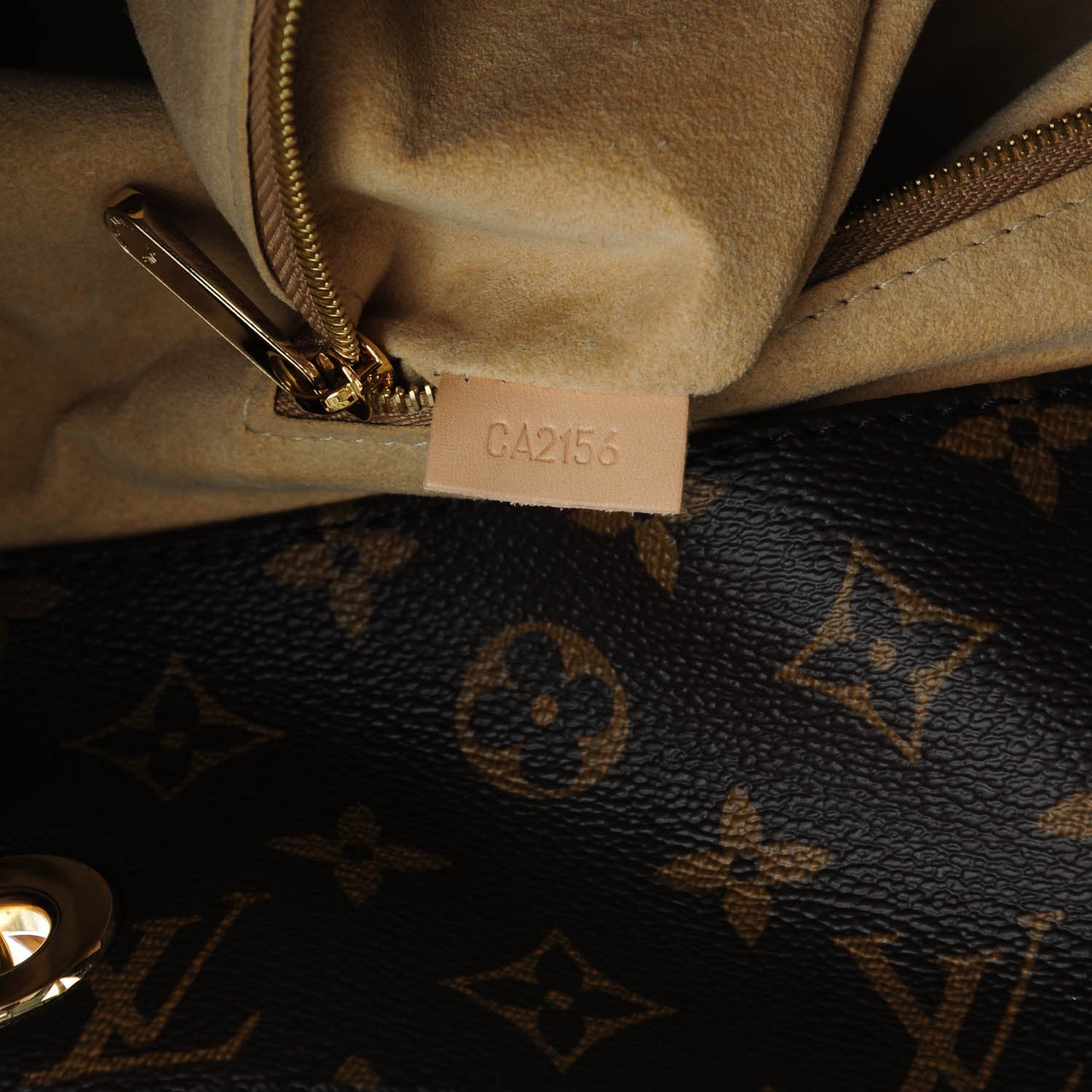 Louis Vuitton Monogram Artsy MM 7 of 7
