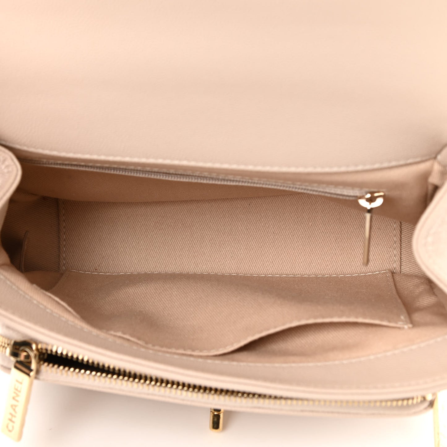 Caviar Quilted Medium Business Affinity Flap Beige
