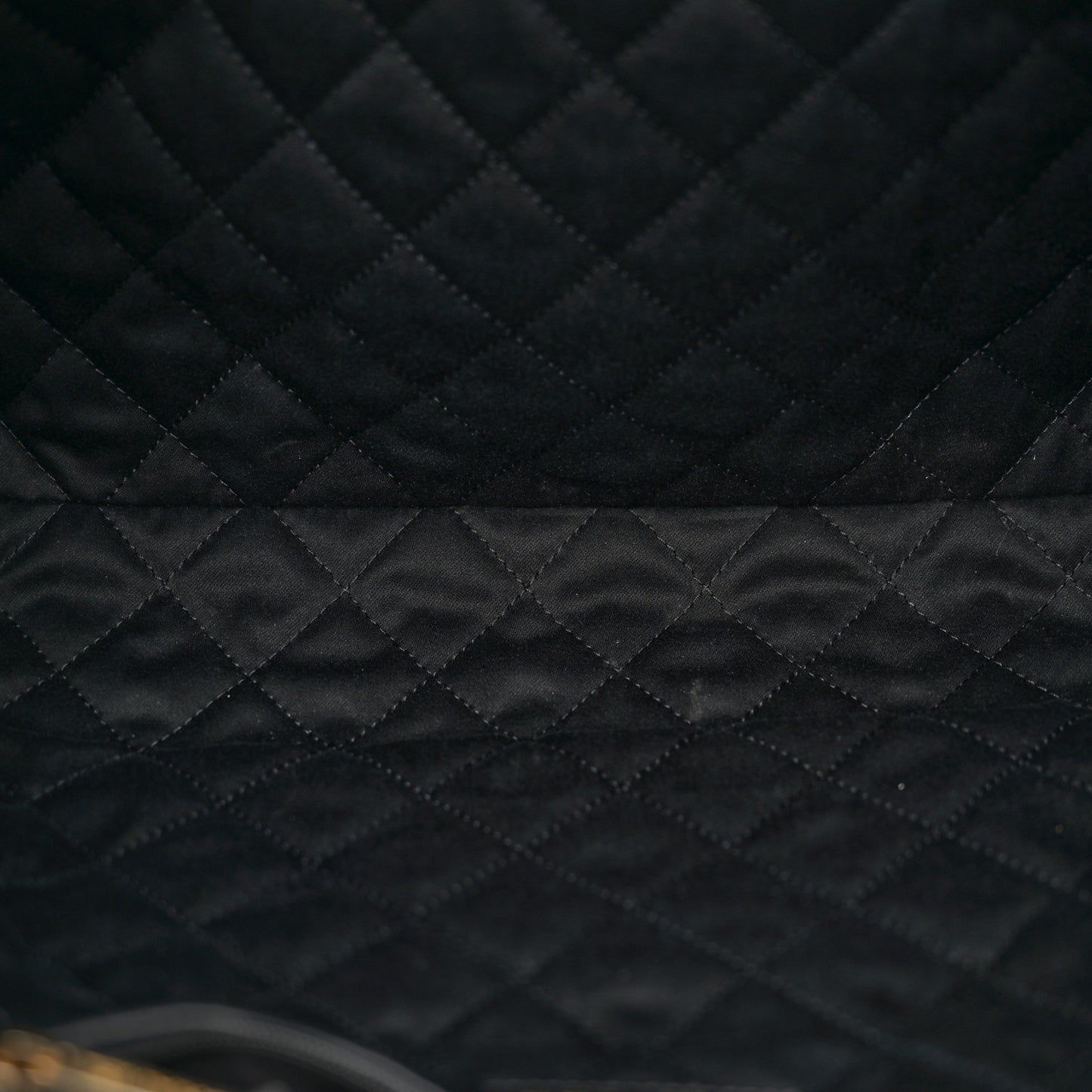 Shiny Calfskin Quilted Chanel 22 Black