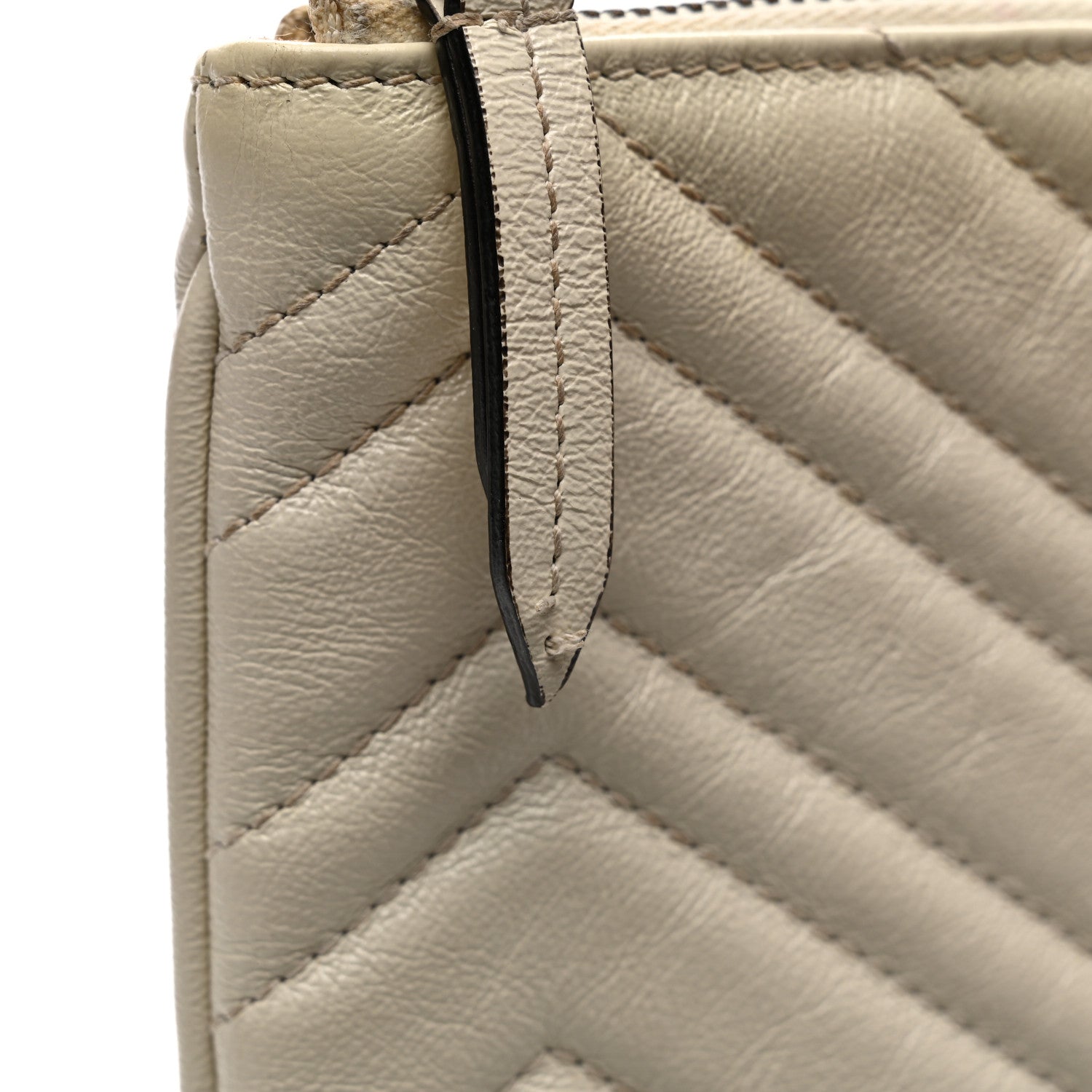 Gucci Calfskin Matelasse Chevron Heart GG Marmont Clutch Mystic White 8 of 10