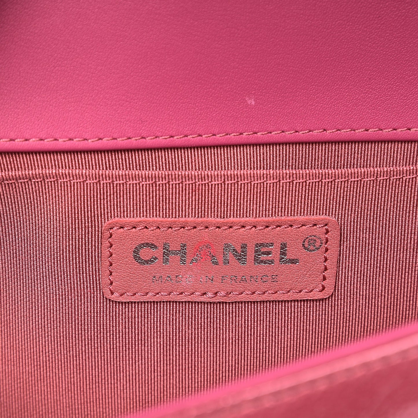 Patent Tweed Medium Boy Flap Fuchsia