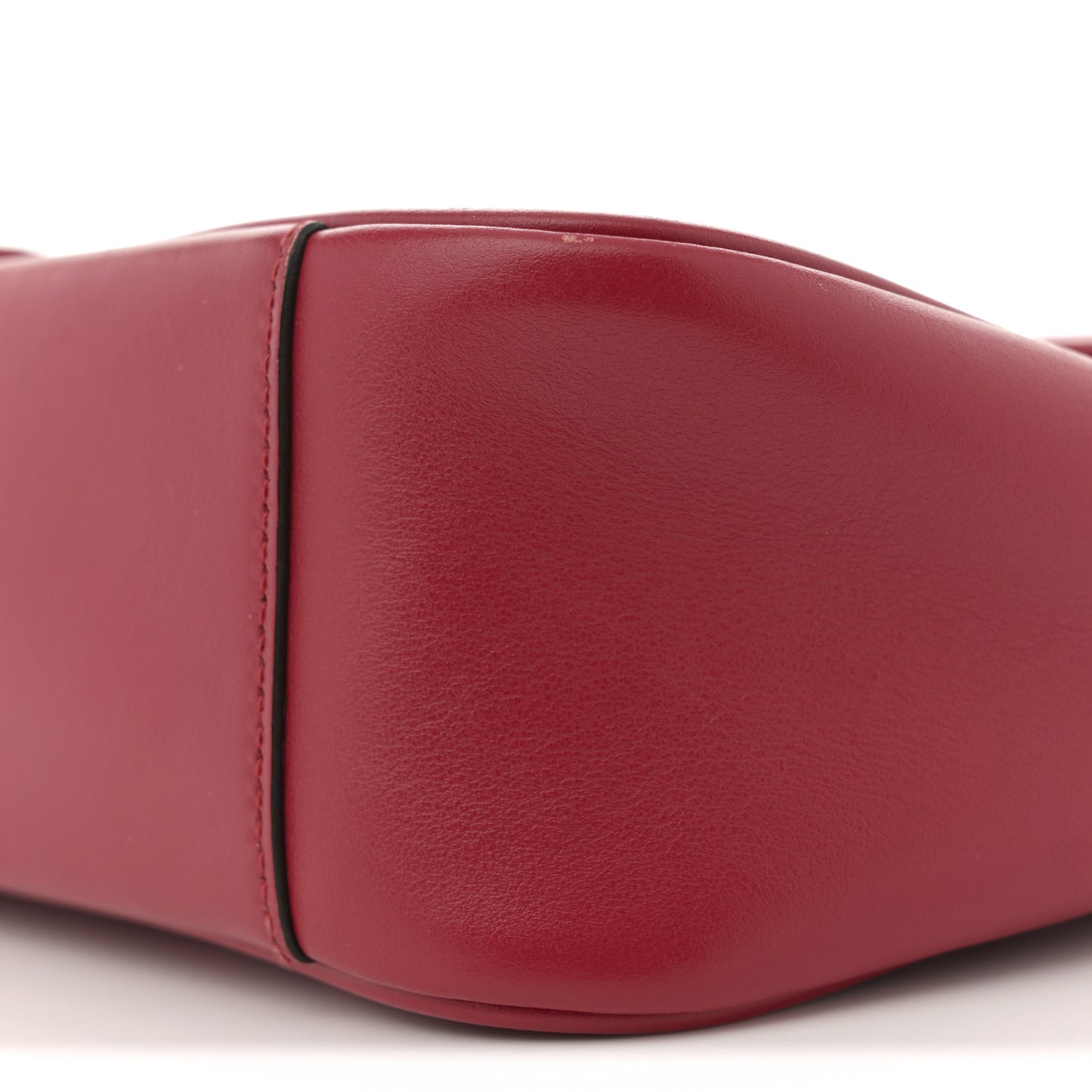 Calfskin Matelasse Small GG Marmont Shoulder Bag Hibiscus Red