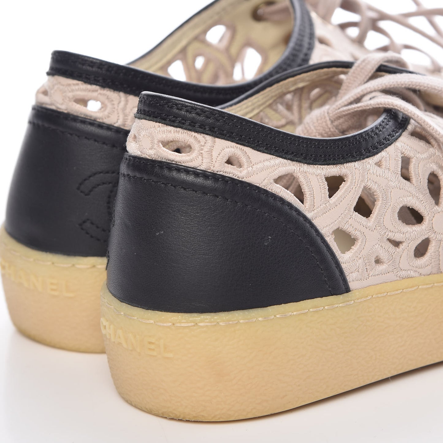 Grained Goatskin Hollow Out Flower Sneakers 37 Beige Black